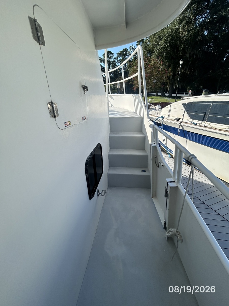 Steel Magnolia lower starboard side deck2