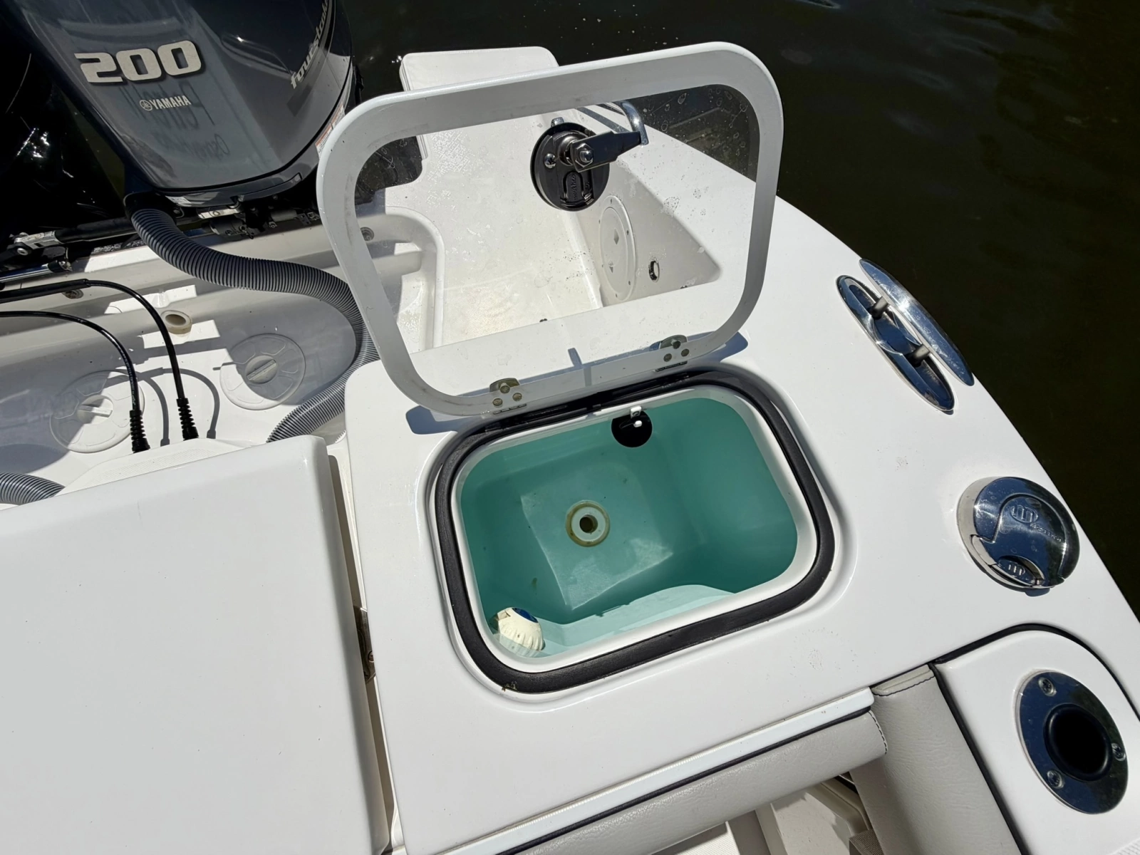 2022 Pursuit DC 266 Dual Console