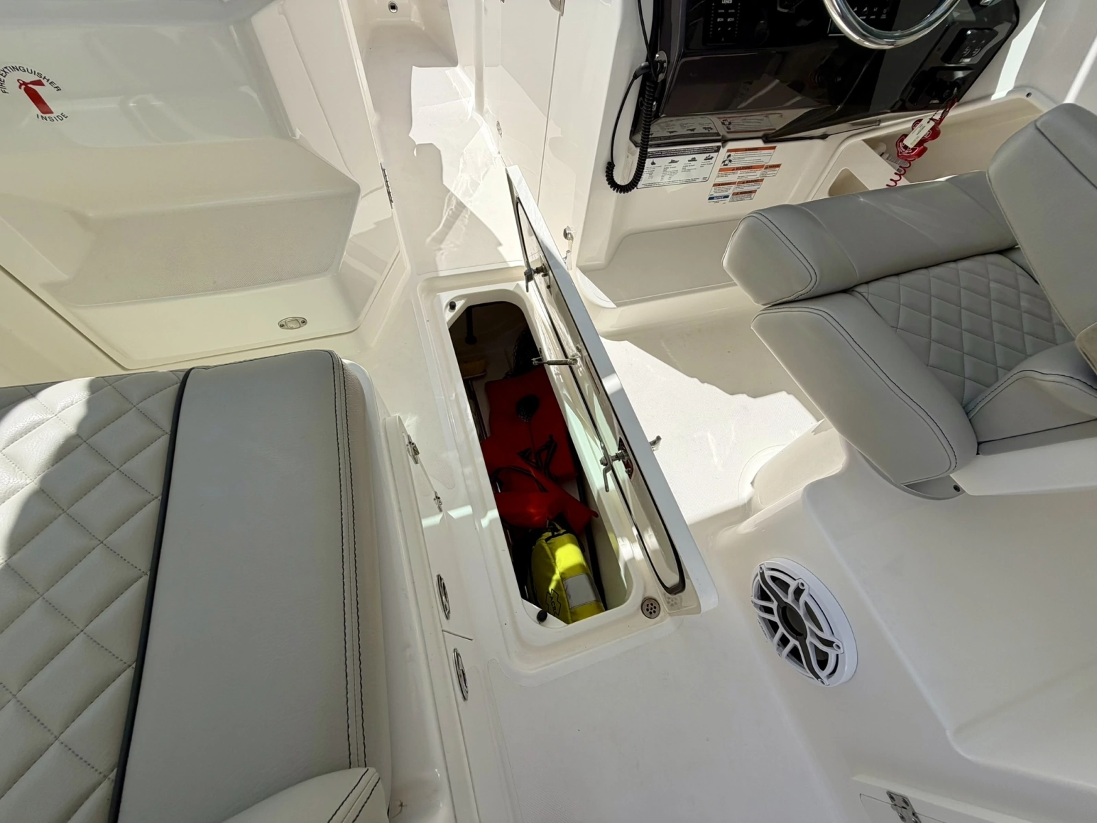 2022 Pursuit DC 266 Dual Console