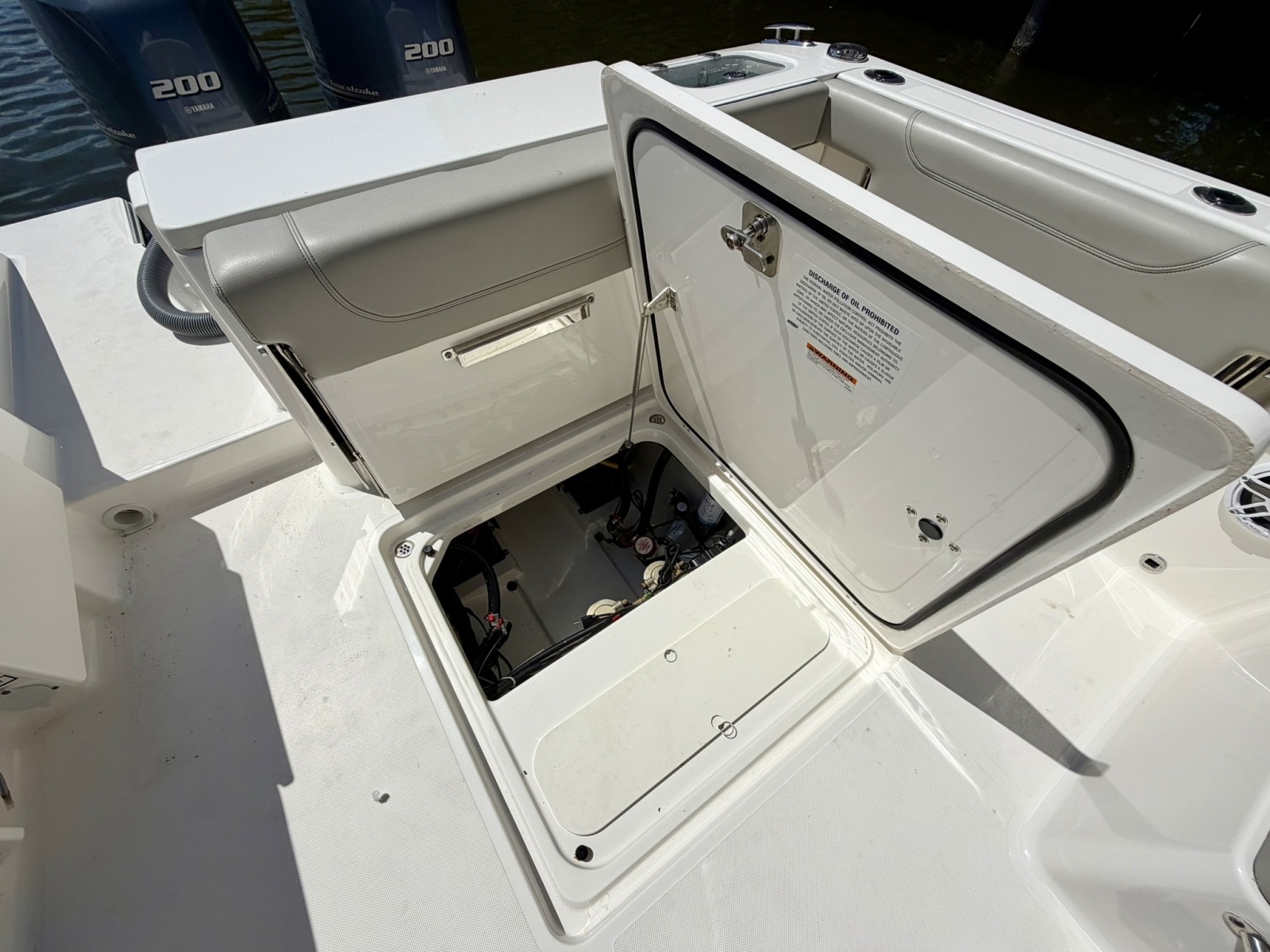 2022 Pursuit DC 266 Dual Console