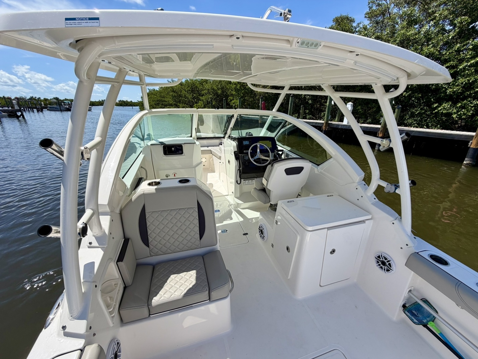 2022 Pursuit DC 266 Dual Console