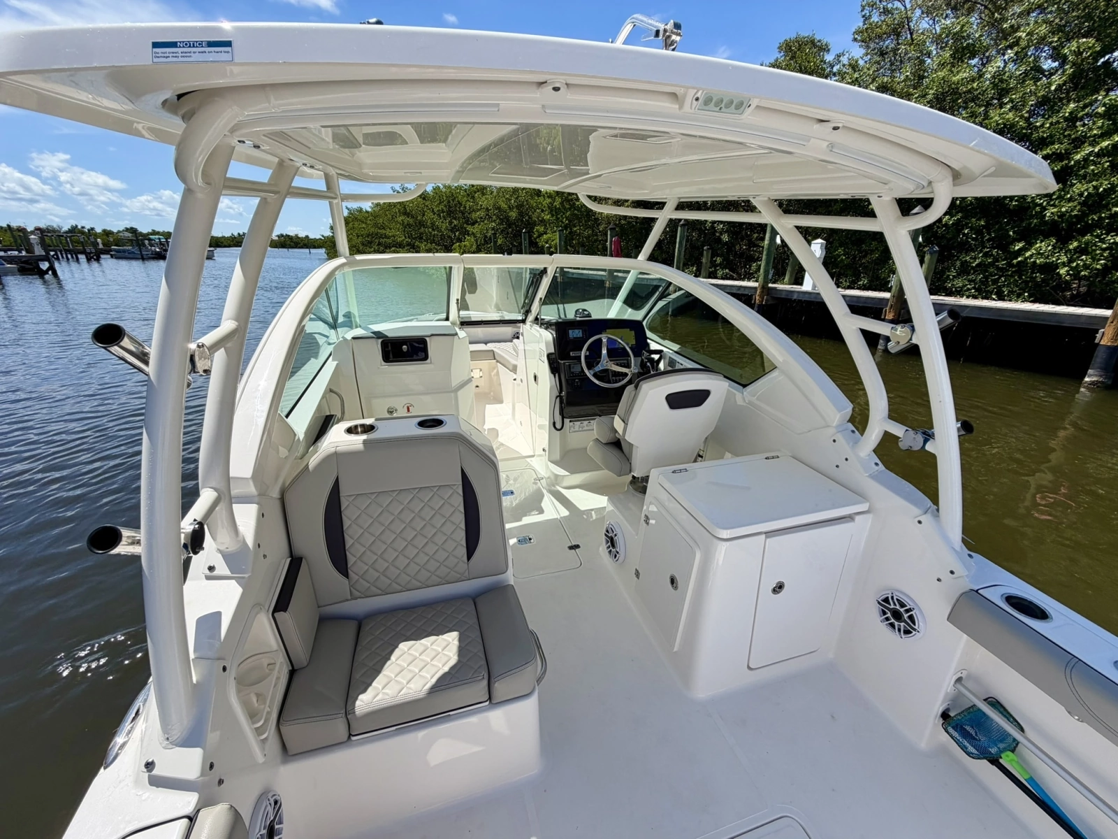 2022 Pursuit DC 266 Dual Console