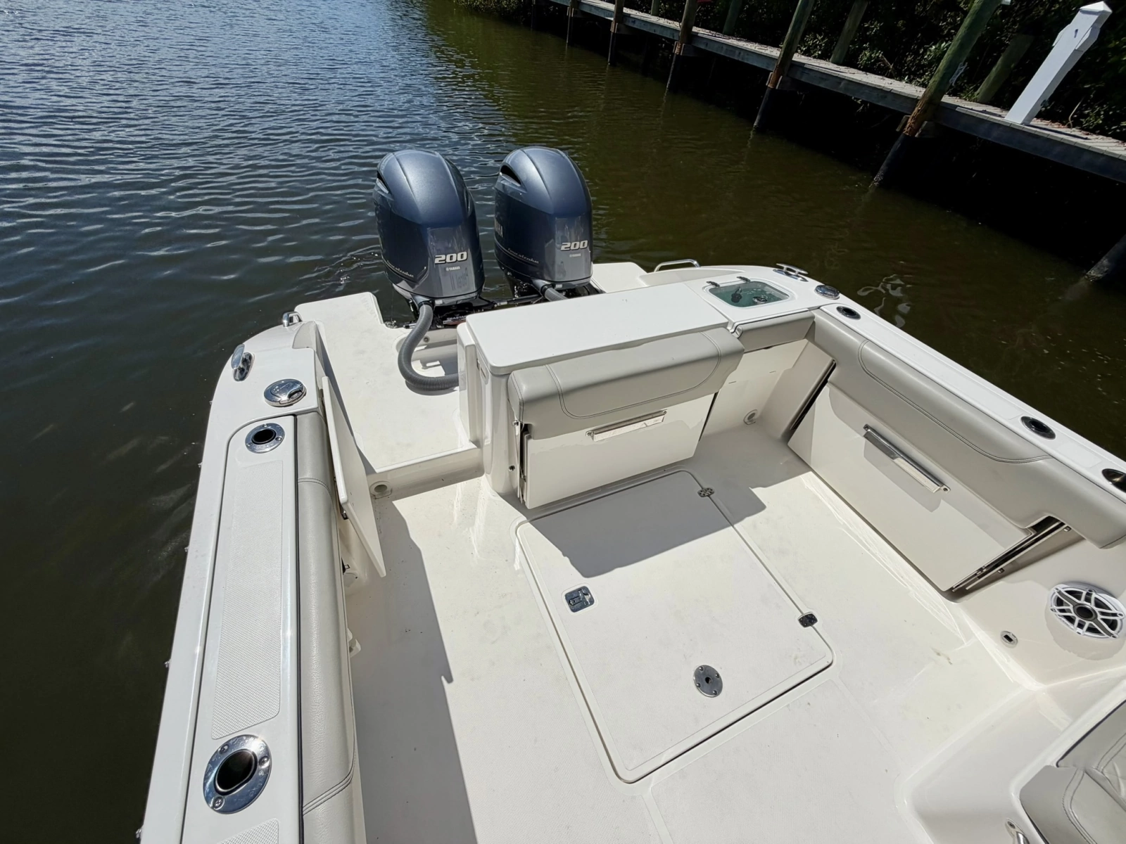 2022 Pursuit DC 266 Dual Console