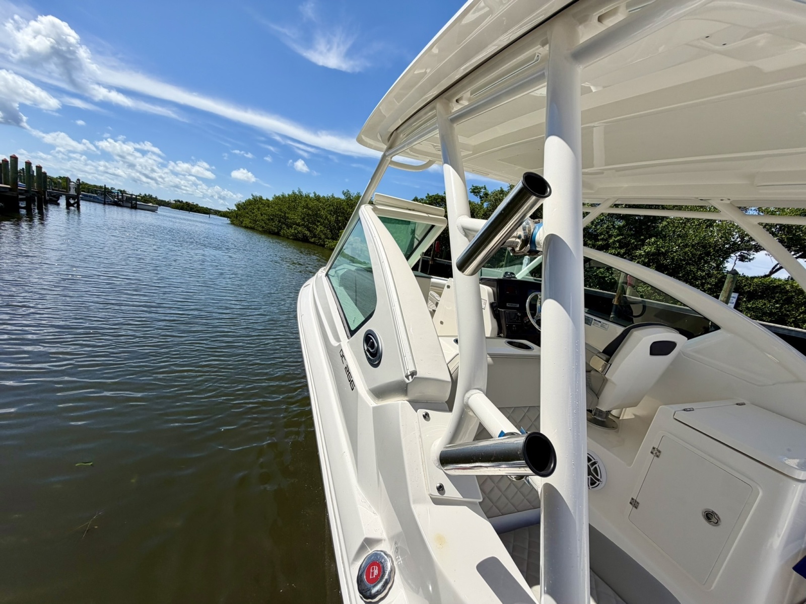 2022 Pursuit DC 266 Dual Console
