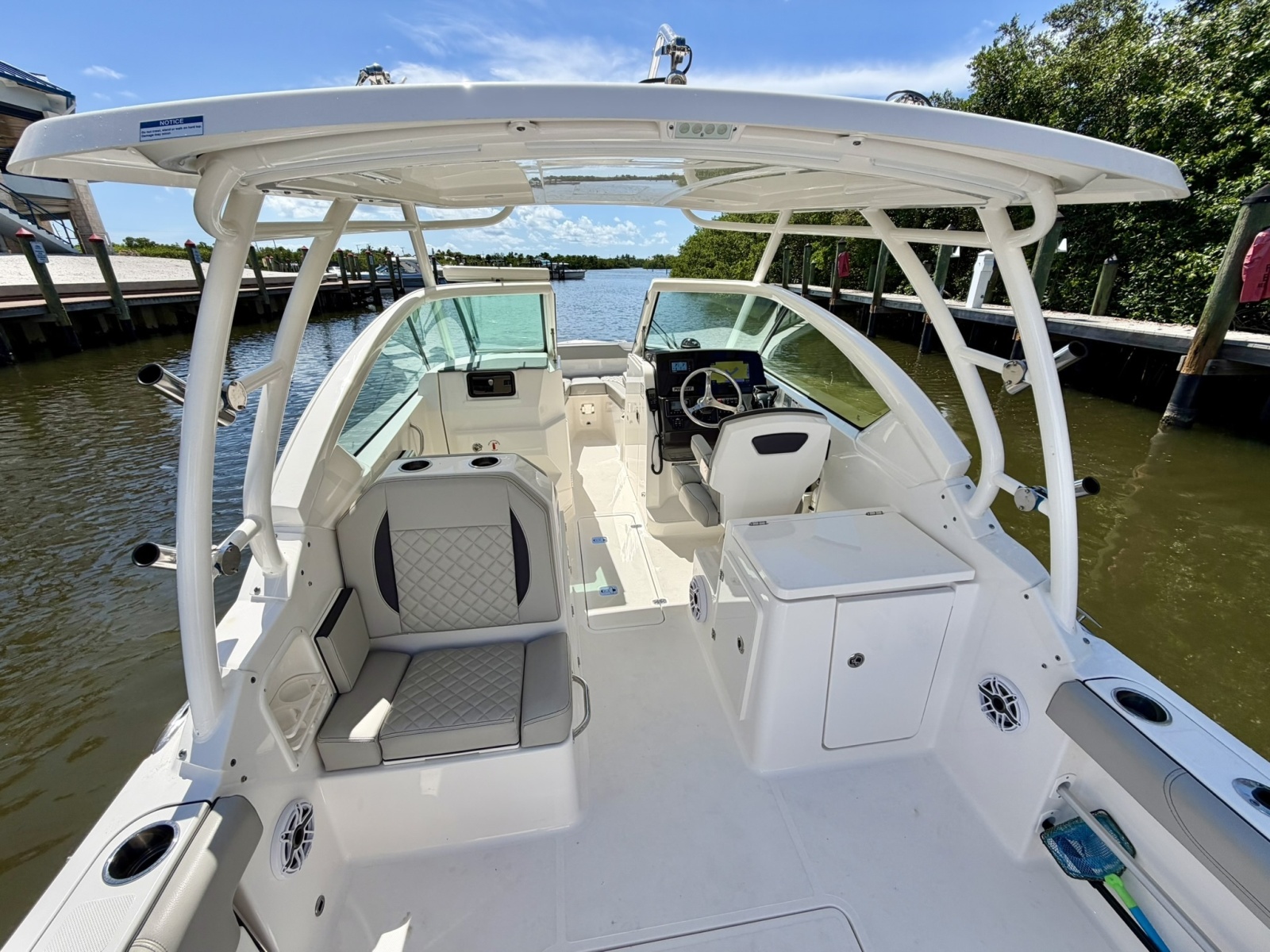 2022 Pursuit DC 266 Dual Console