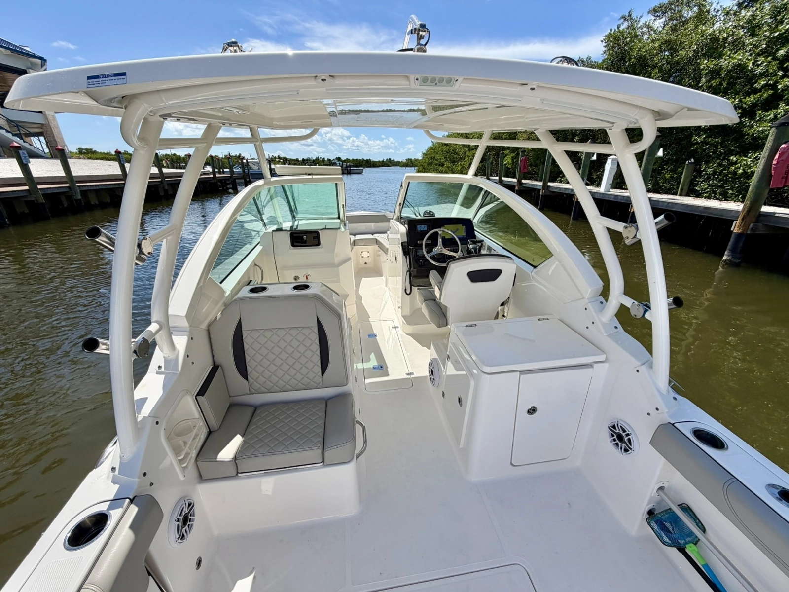 2022 Pursuit DC 266 Dual Console