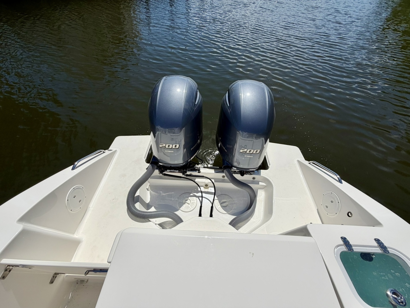 2022 Pursuit DC 266 Dual Console