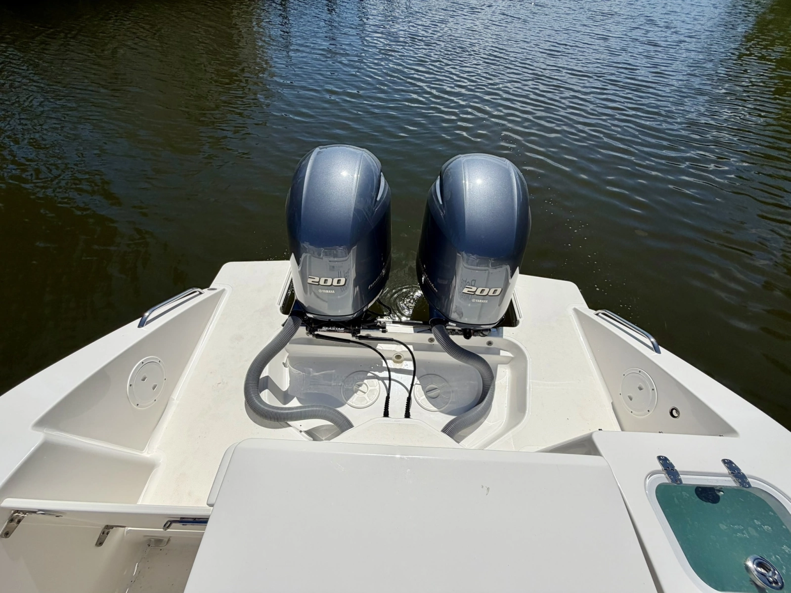 2022 Pursuit DC 266 Dual Console