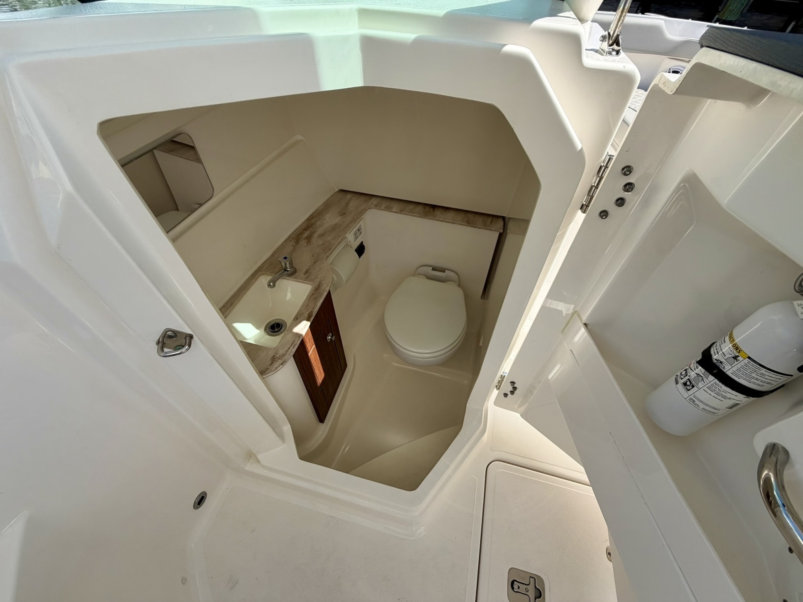 2022 Pursuit DC 266 Dual Console