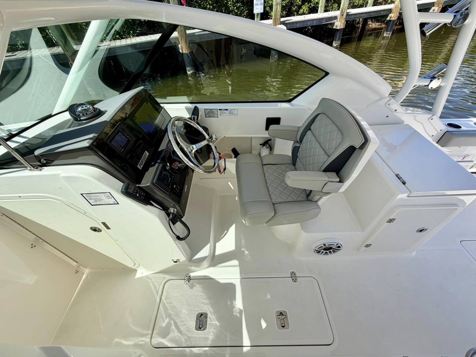 2022 Pursuit DC 266 Dual Console