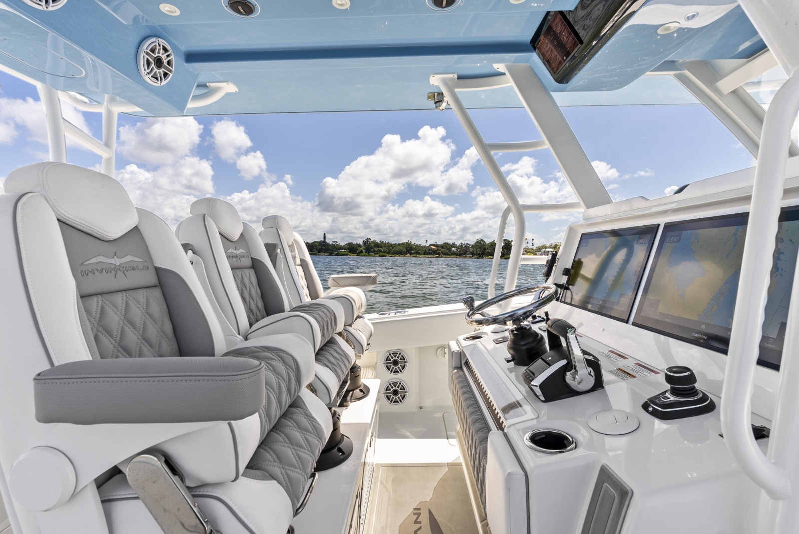 2026 Invincible 43 Open Fisherman