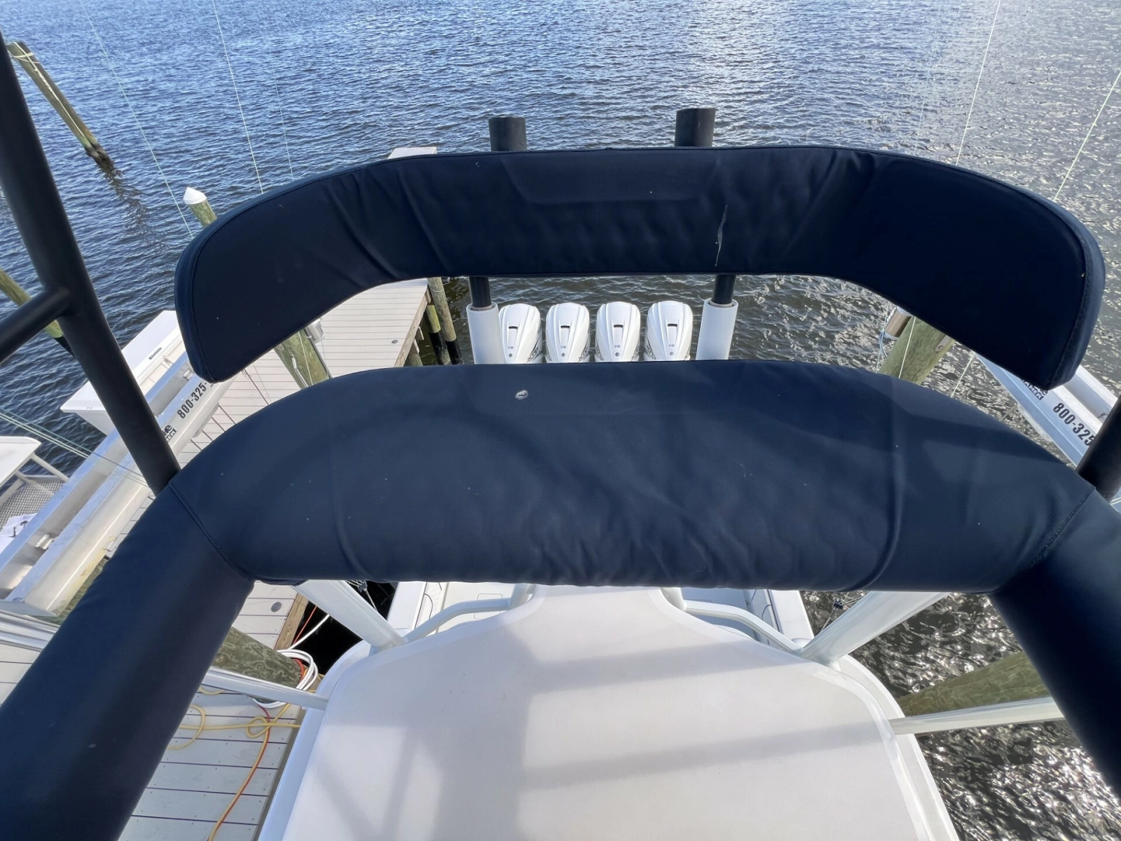 Contender 44 NAUTI GIRL - Tower Helm