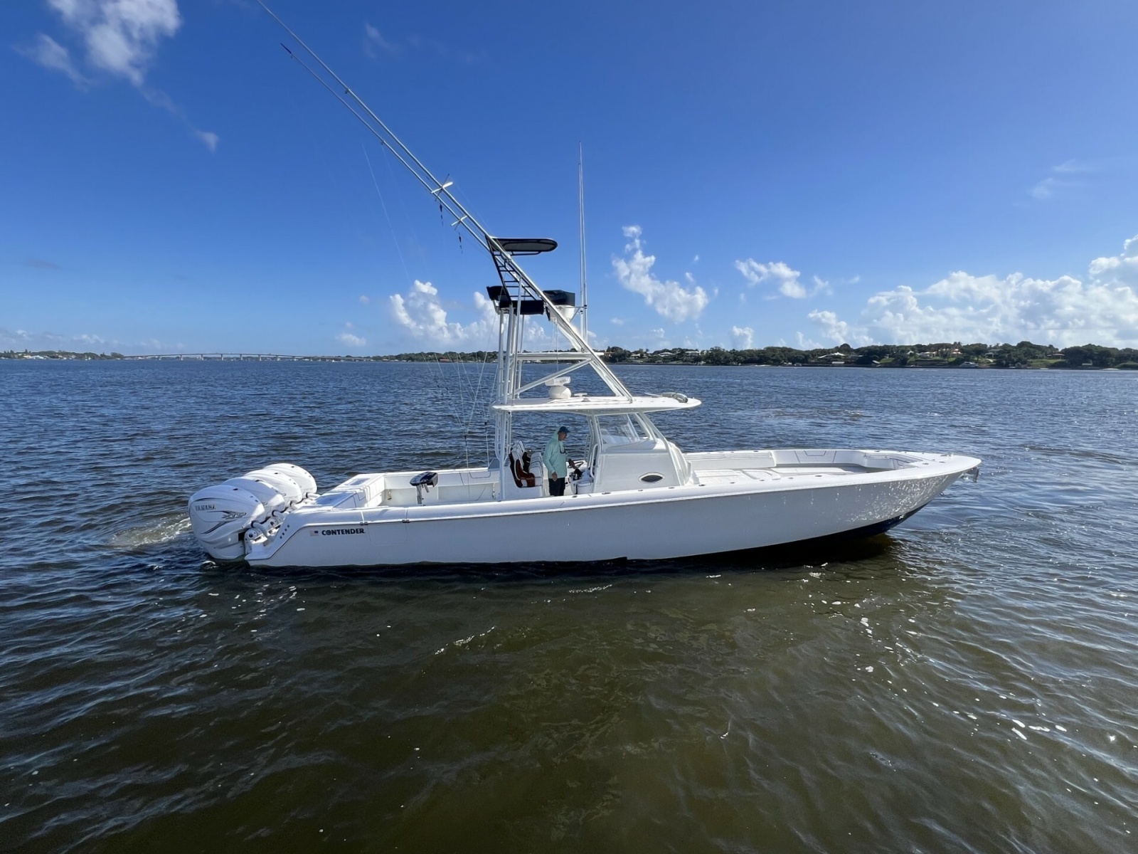 Contender 44 NAUTI GIRL - Exterior