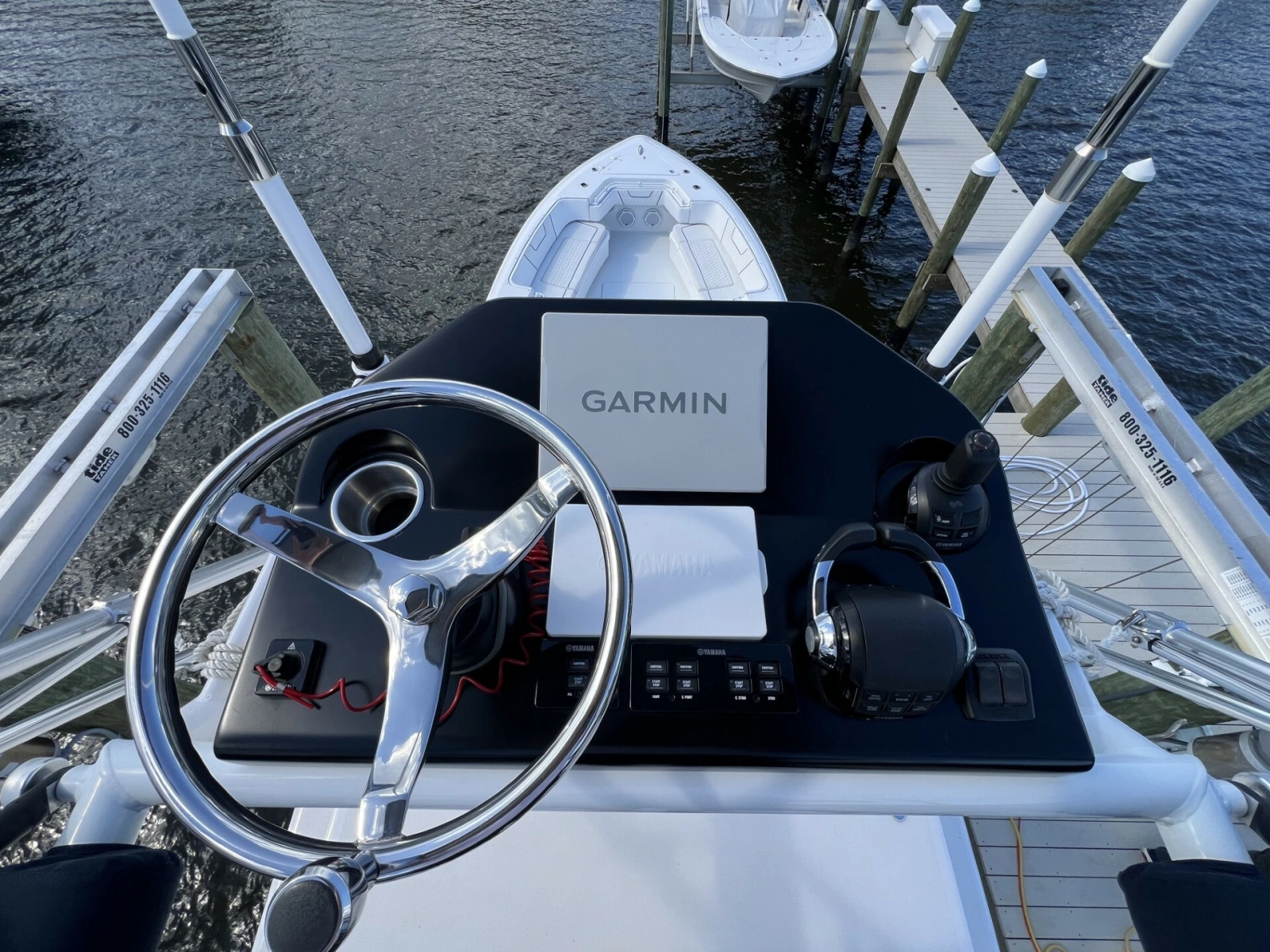 Contender 44 NAUTI GIRL - Tower Helm