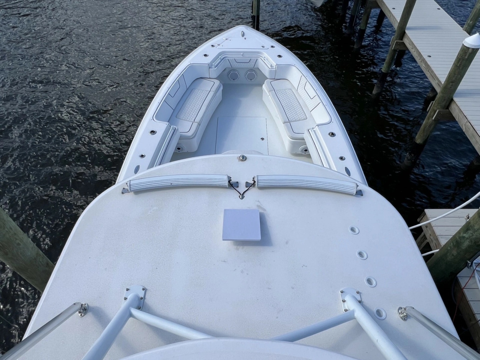 Contender 44 NAUTI GIRL - Tower