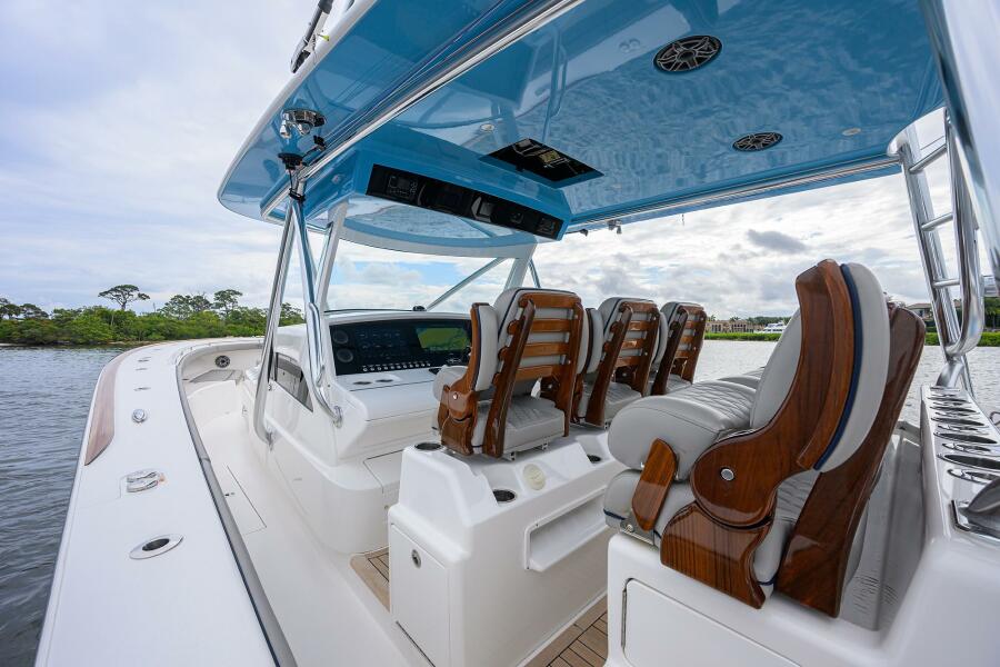 Helm Seating