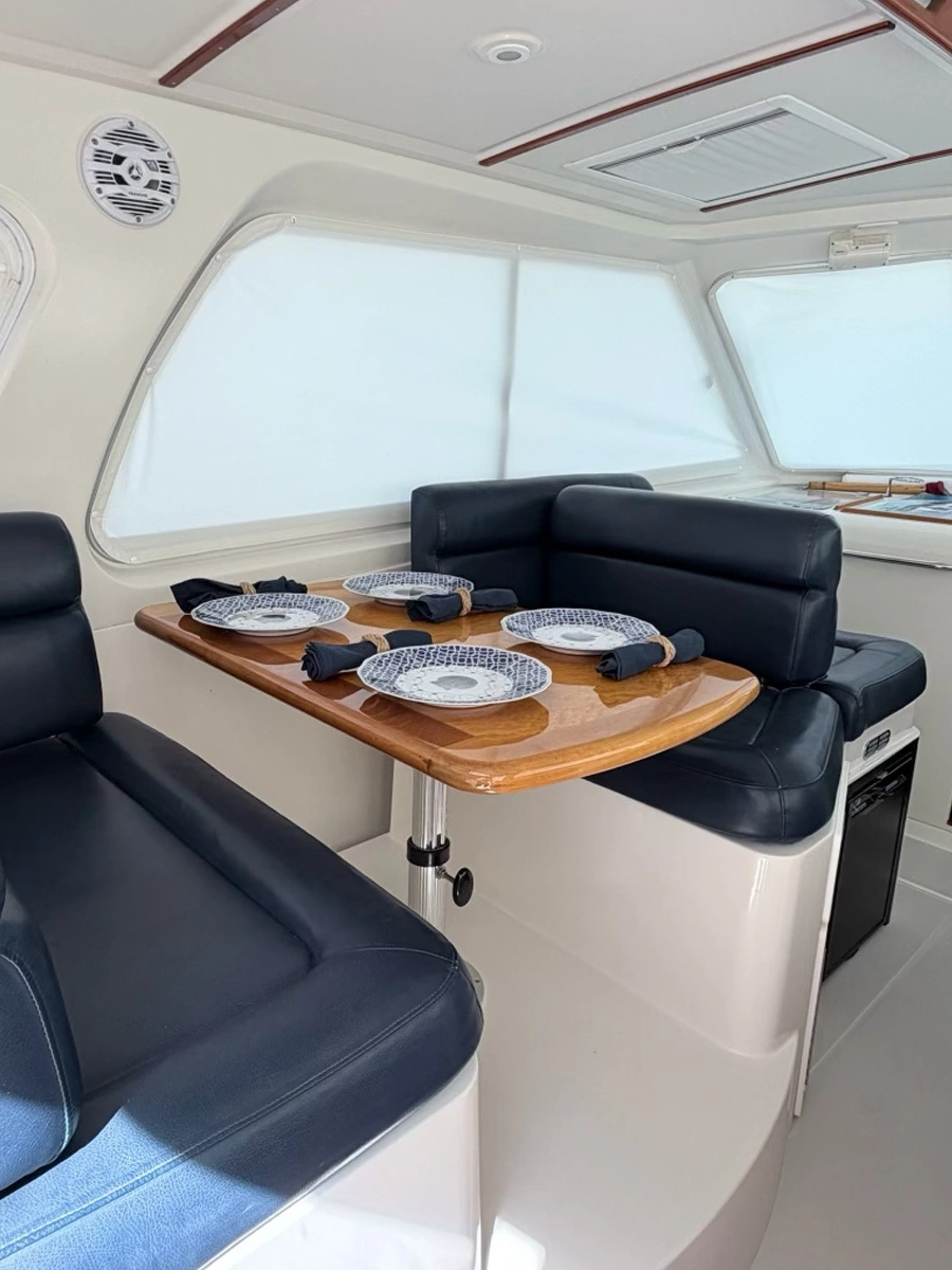 Convertible Upper Settee