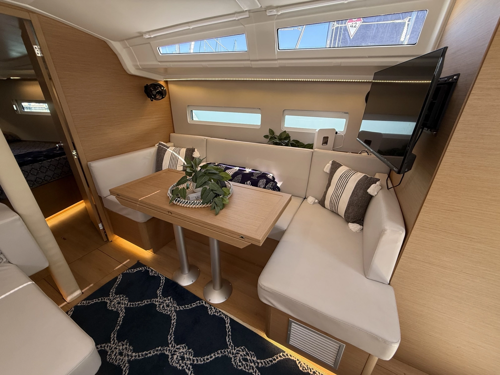 2023 Jeanneau 