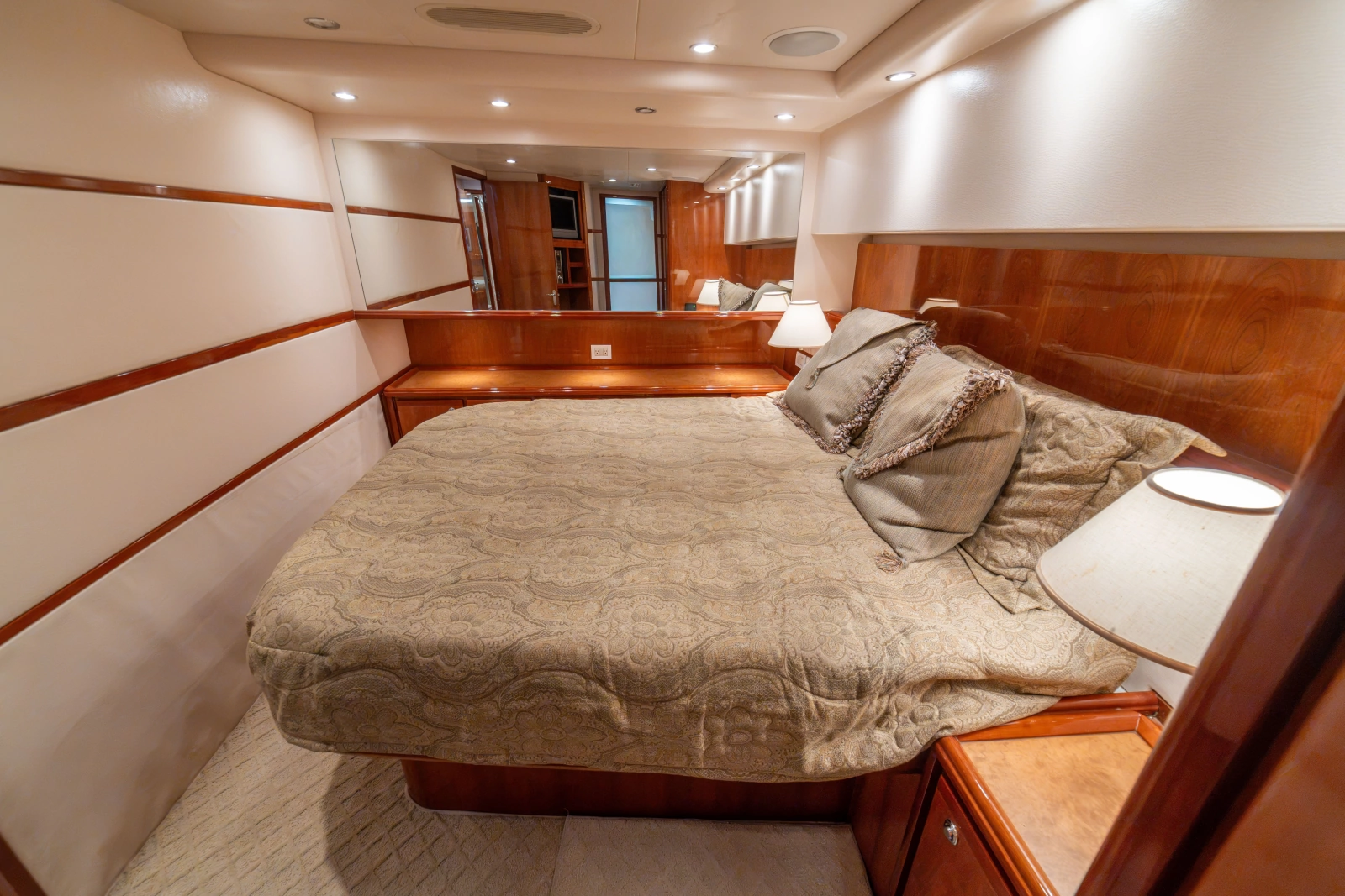 2003 Bertram 570 Convertible