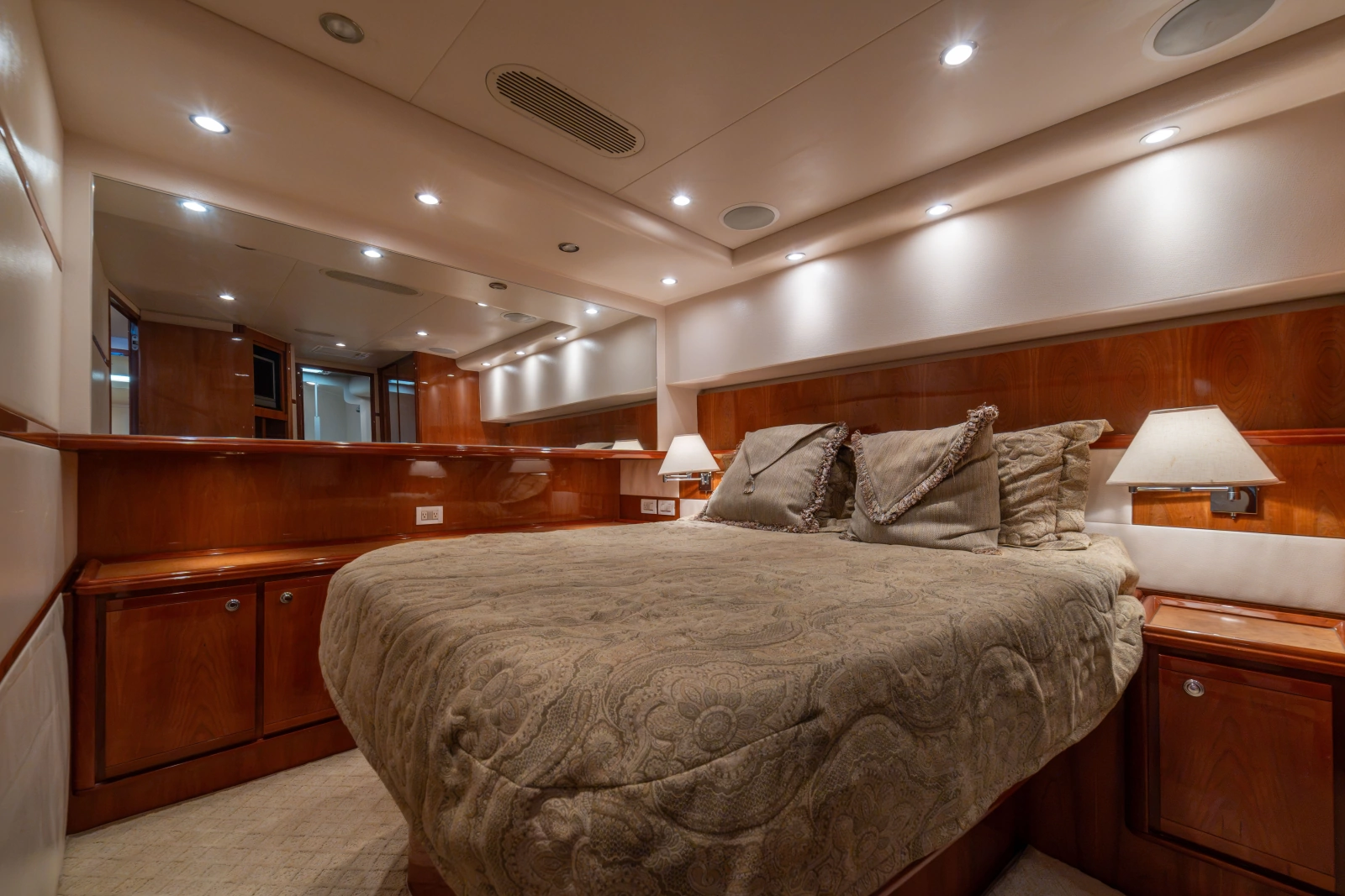 2003 Bertram 570 Convertible