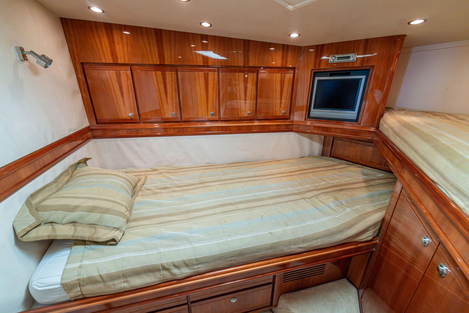 2003 Bertram 570 Convertible