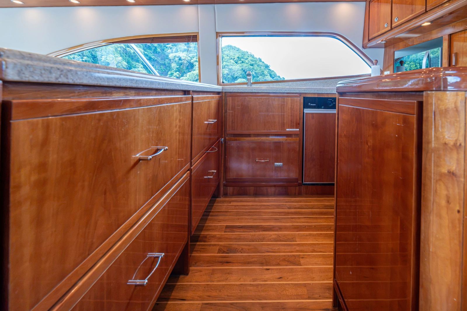 2003 Bertram 570 Convertible