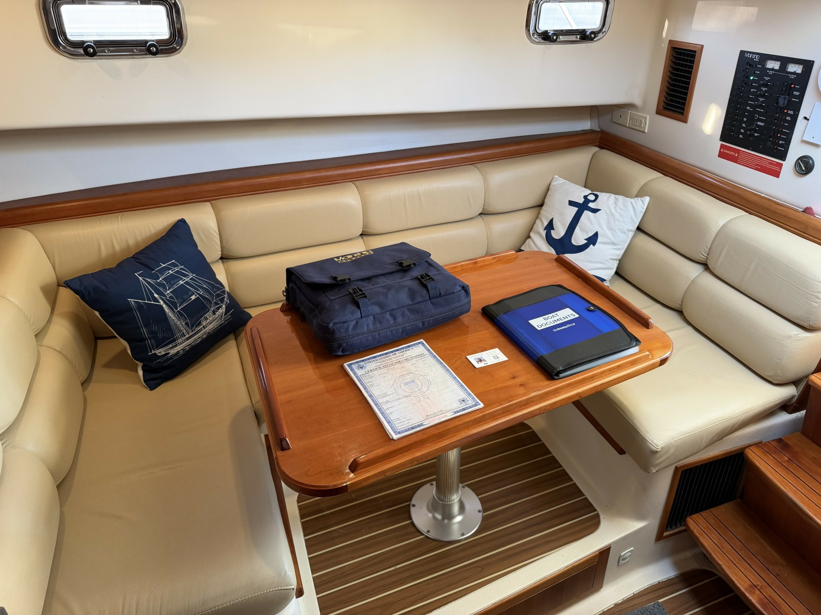 2006 Mainship Pilot 34