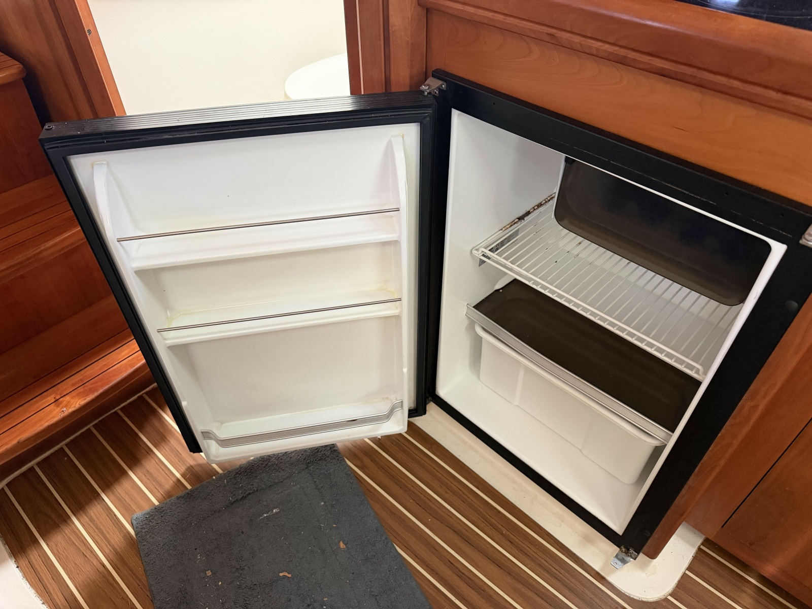 2006 Mainship Pilot 34