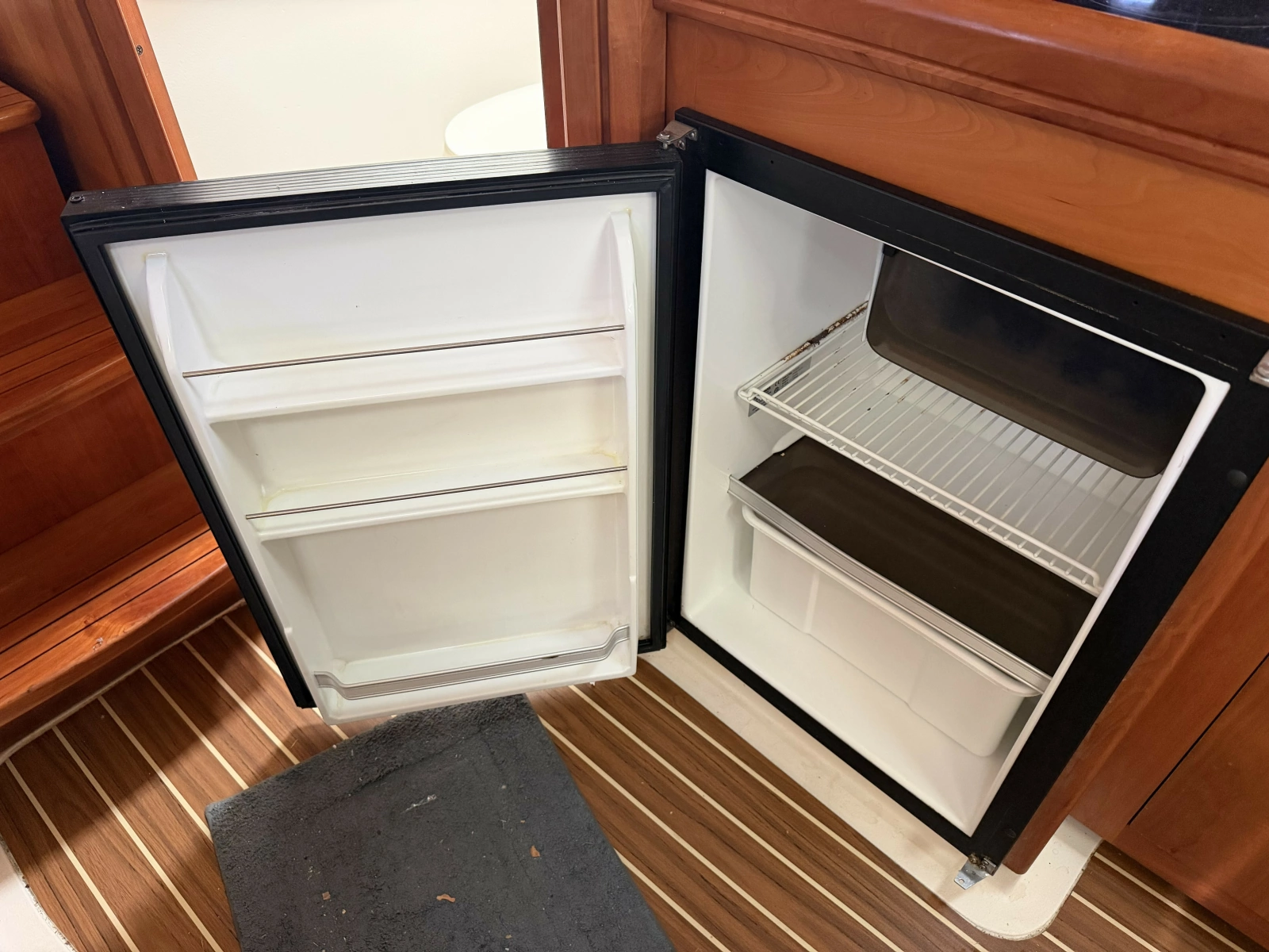 2006 Mainship Pilot 34