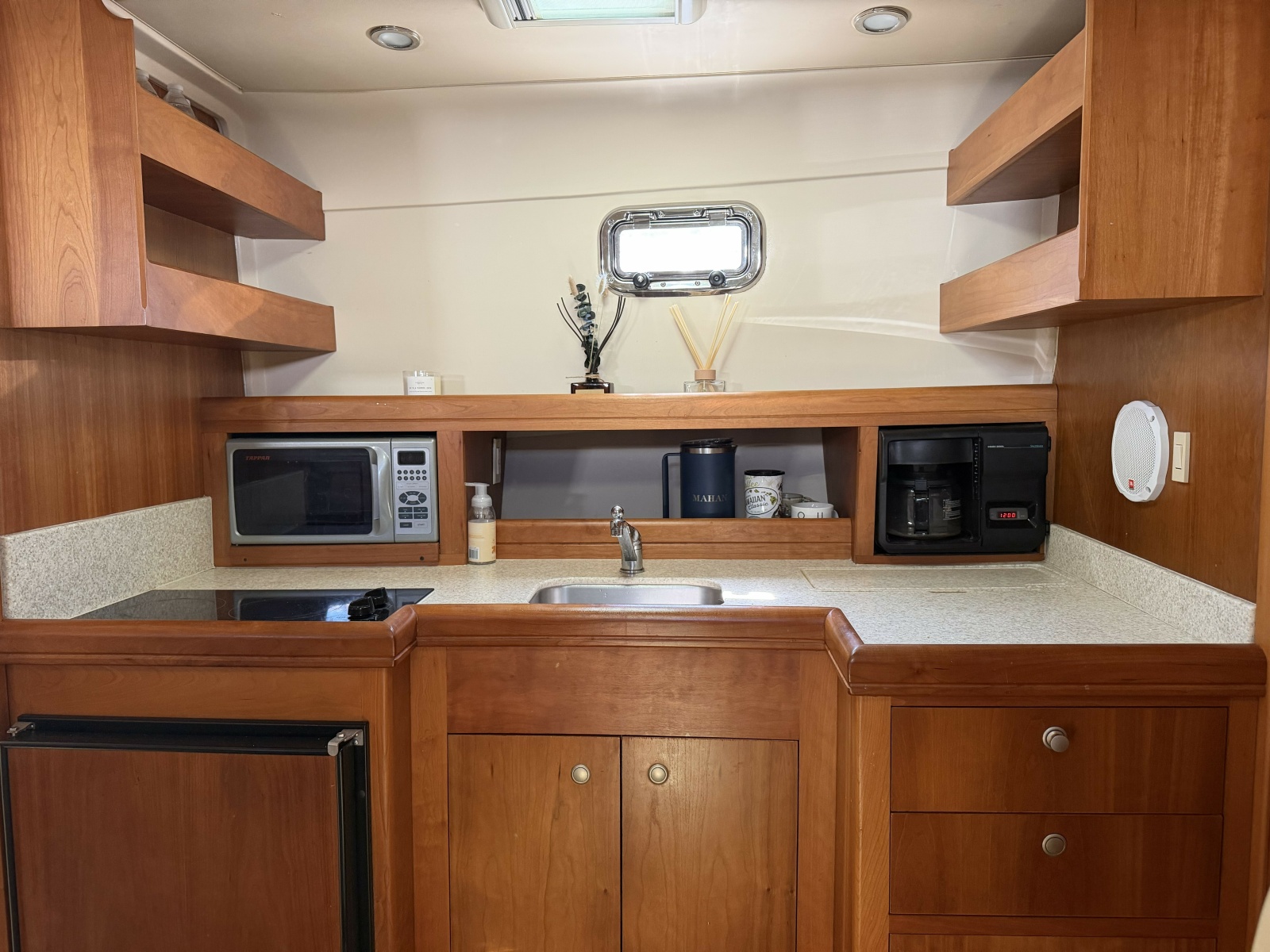2006 Mainship Pilot 34
