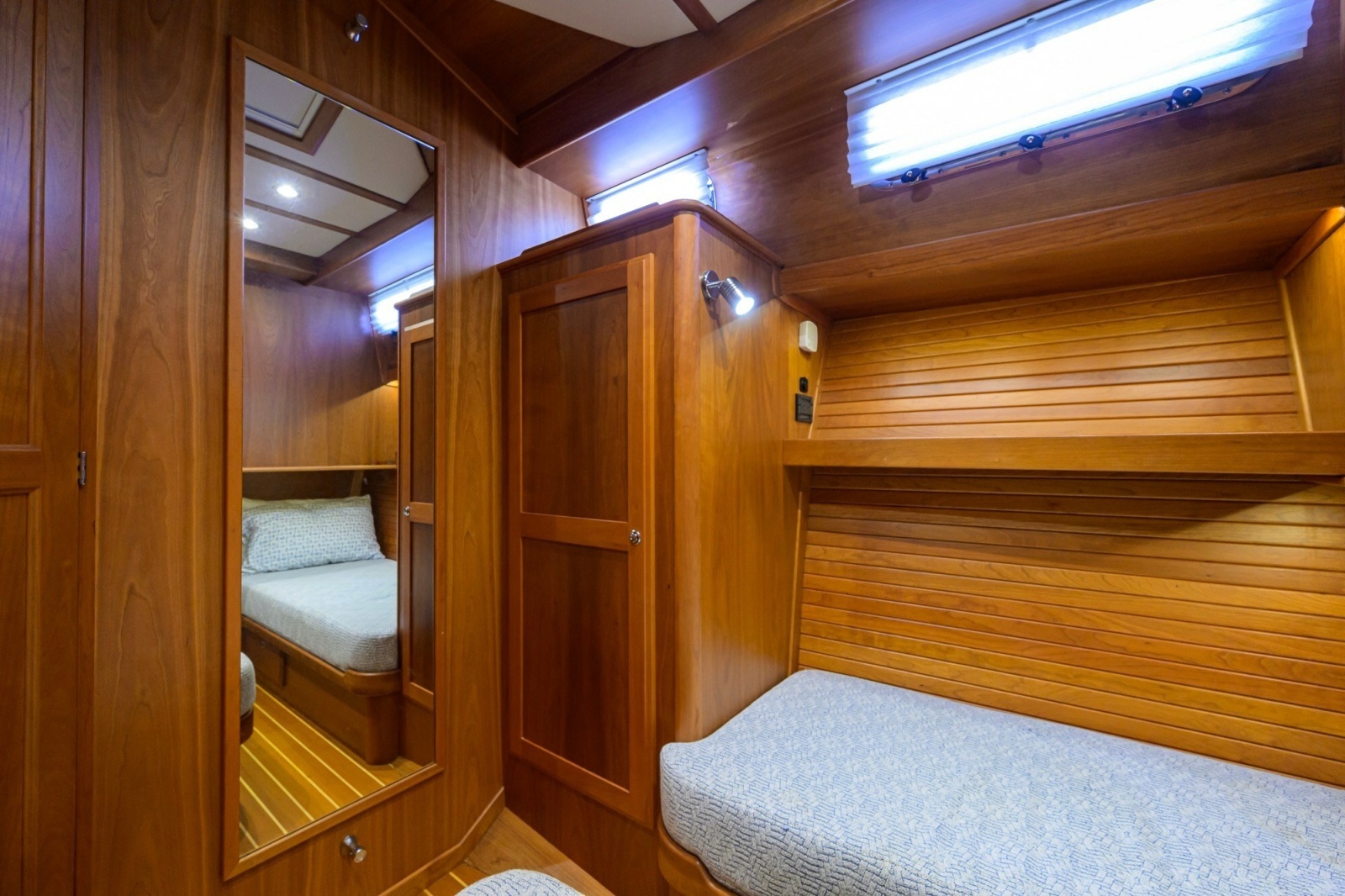 2018 Sabre 45 Salon Express