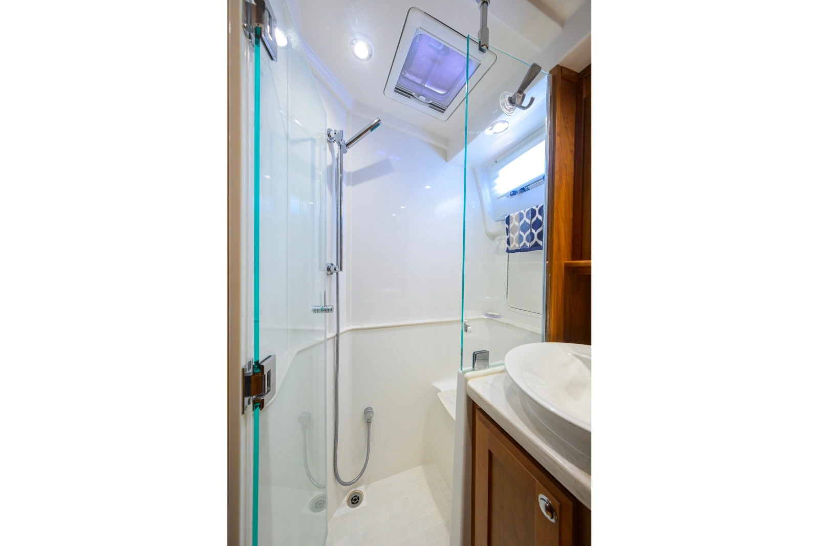 2018 Sabre 45 Salon Express