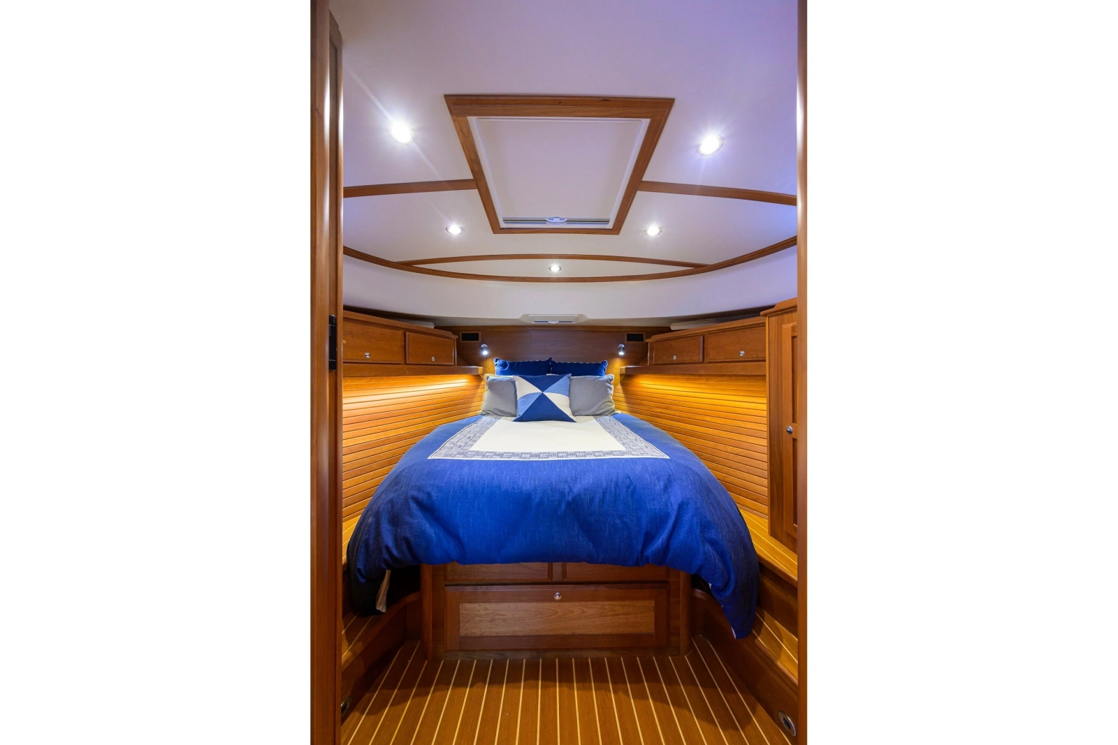 2018 Sabre 45 Salon Express