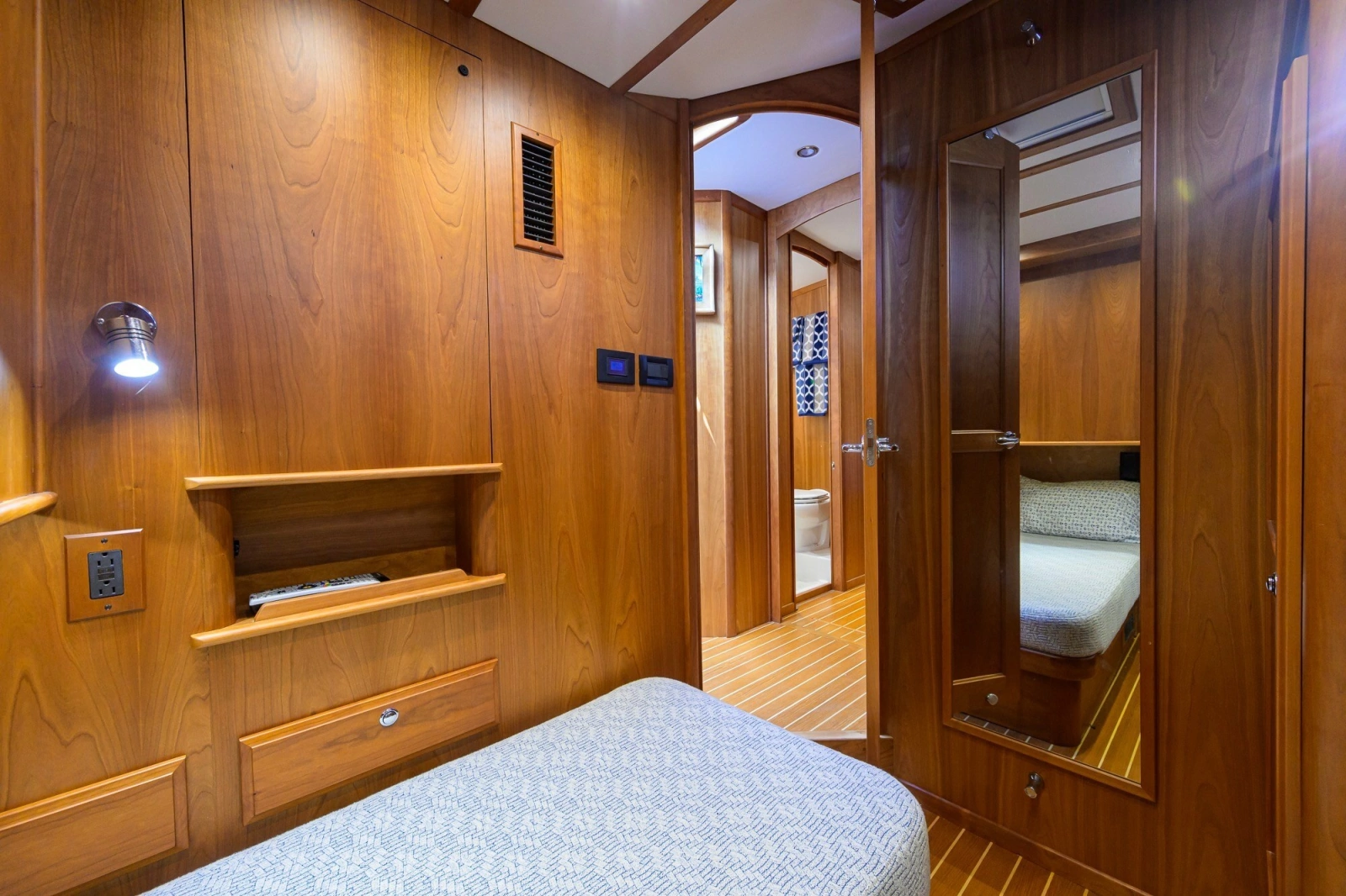 2018 Sabre 45 Salon Express