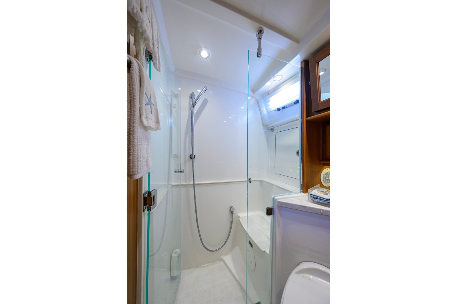 2018 Sabre 45 Salon Express