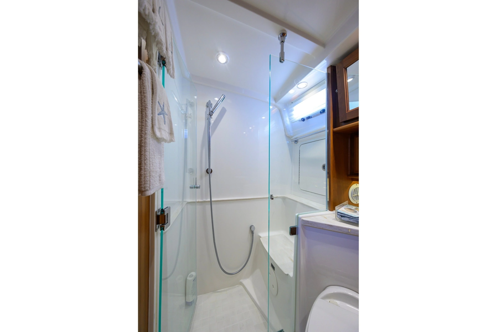 2018 Sabre 45 Salon Express