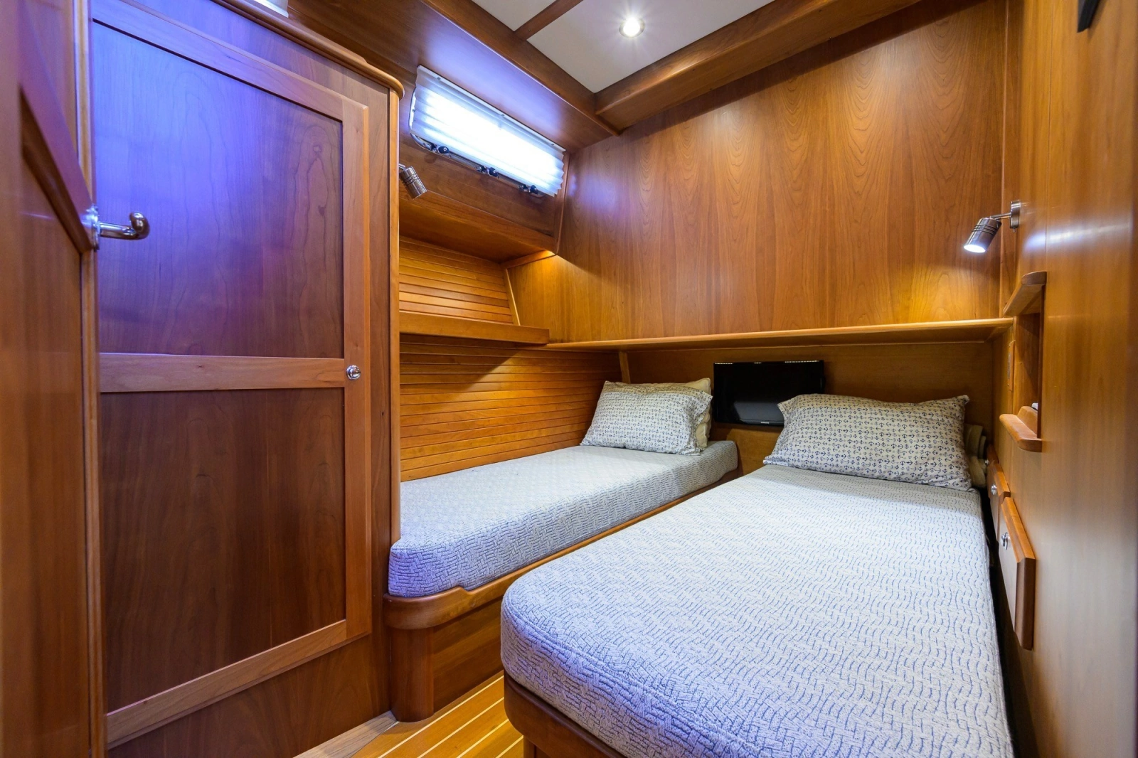 2018 Sabre 45 Salon Express