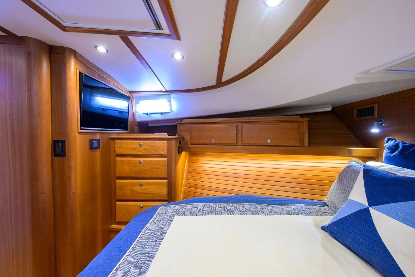 2018 Sabre 45 Salon Express