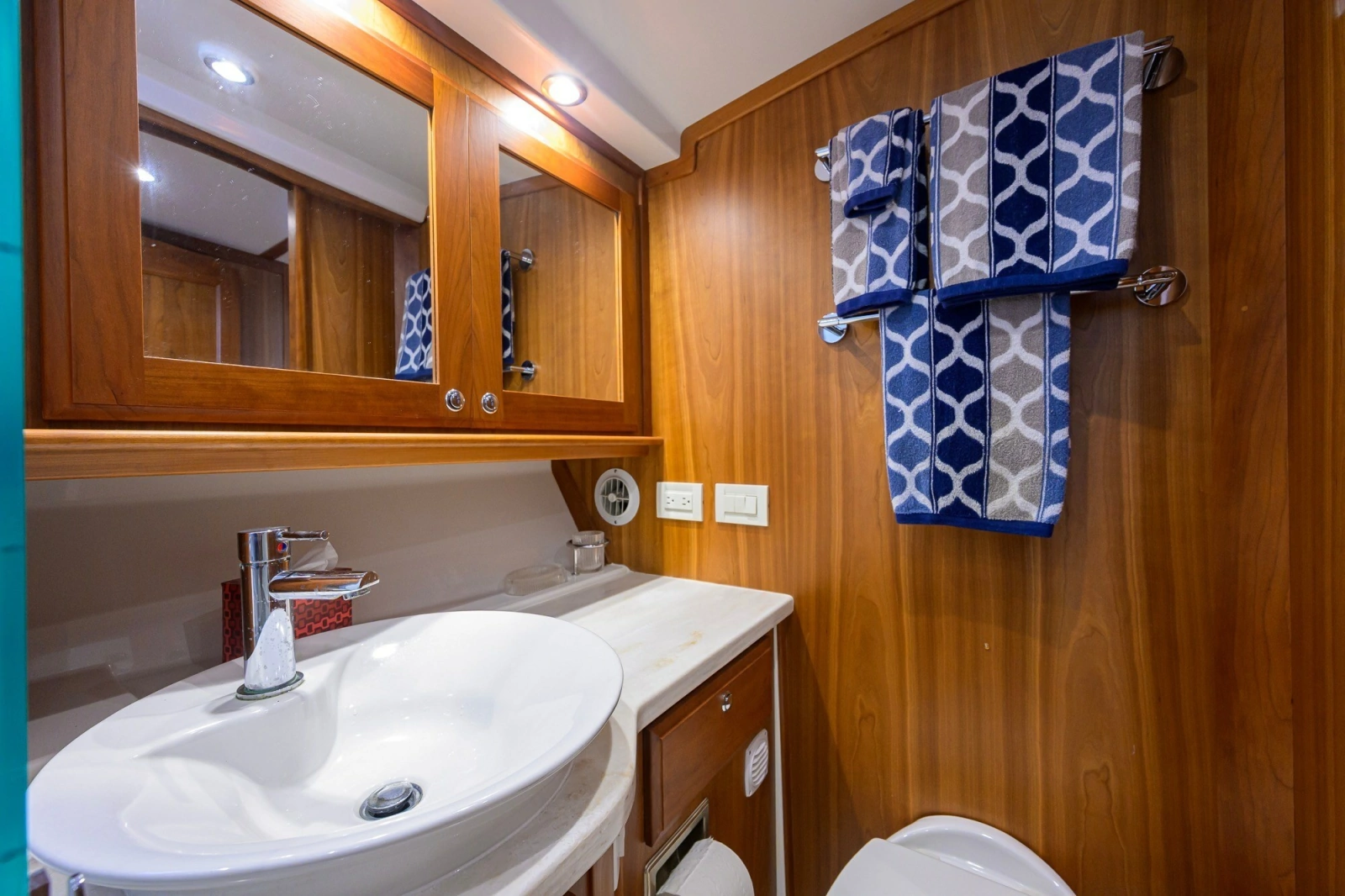2018 Sabre 45 Salon Express