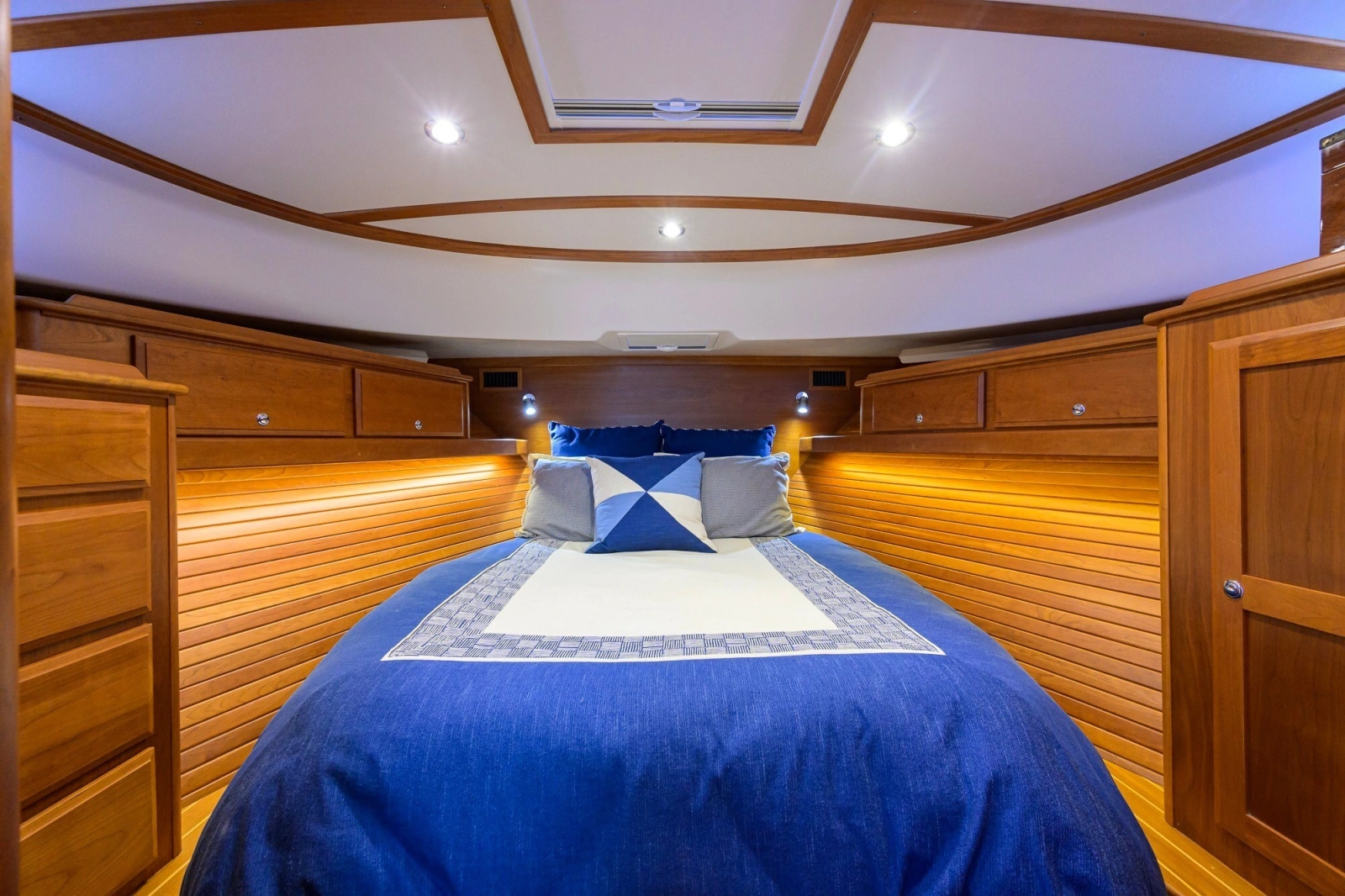 2018 Sabre 45 Salon Express