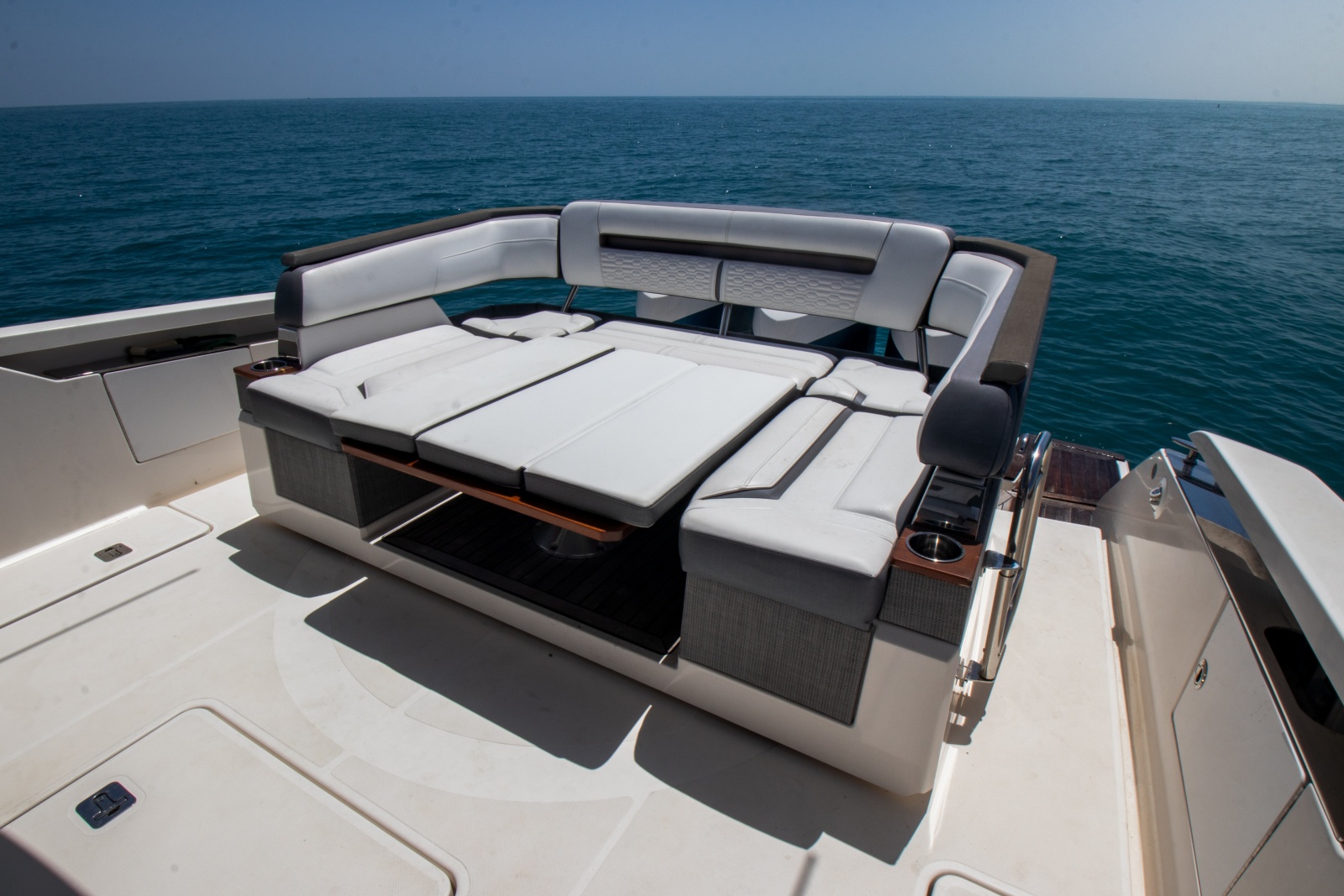 2018 Tiara Yachts 
