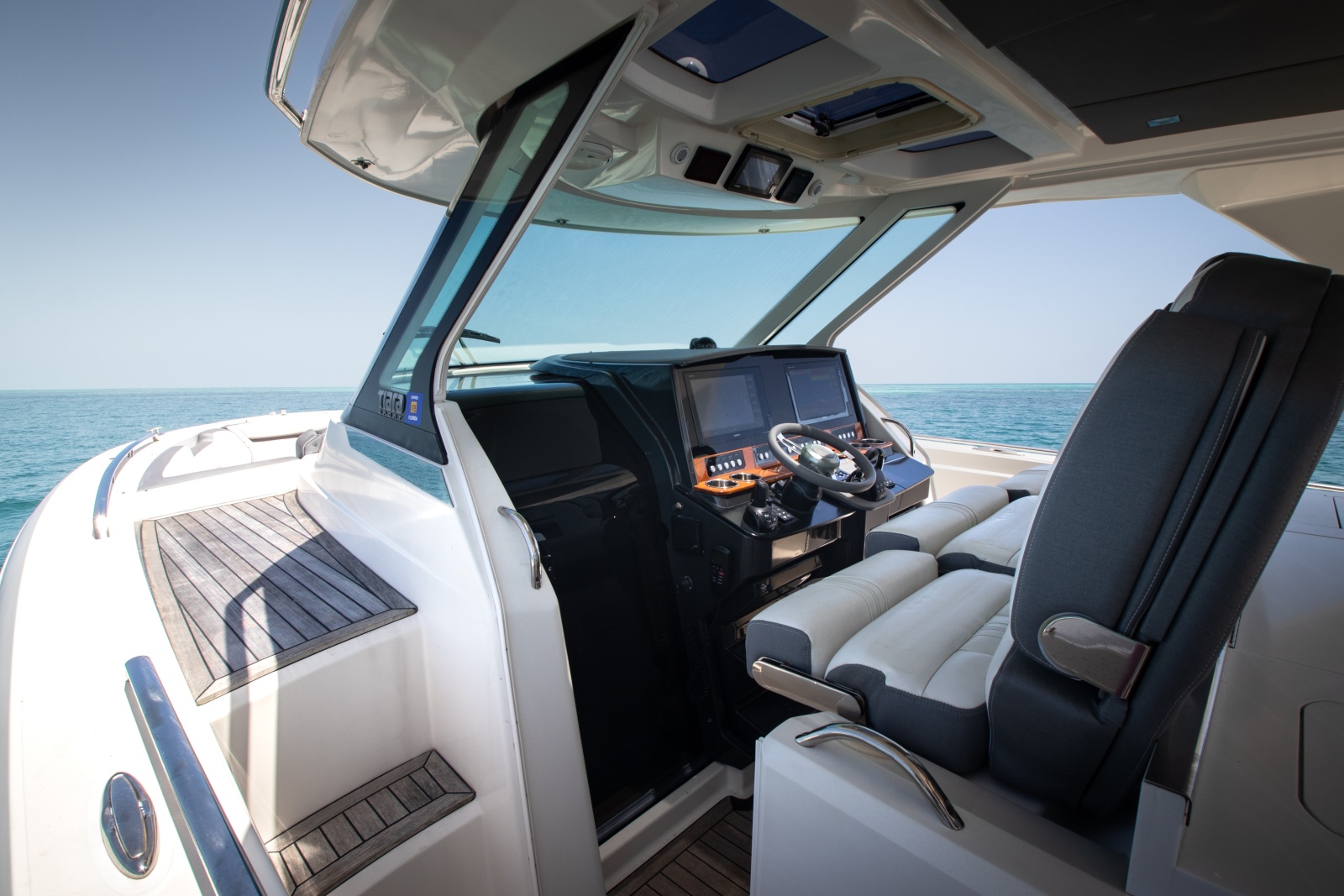 2018 Tiara Yachts 