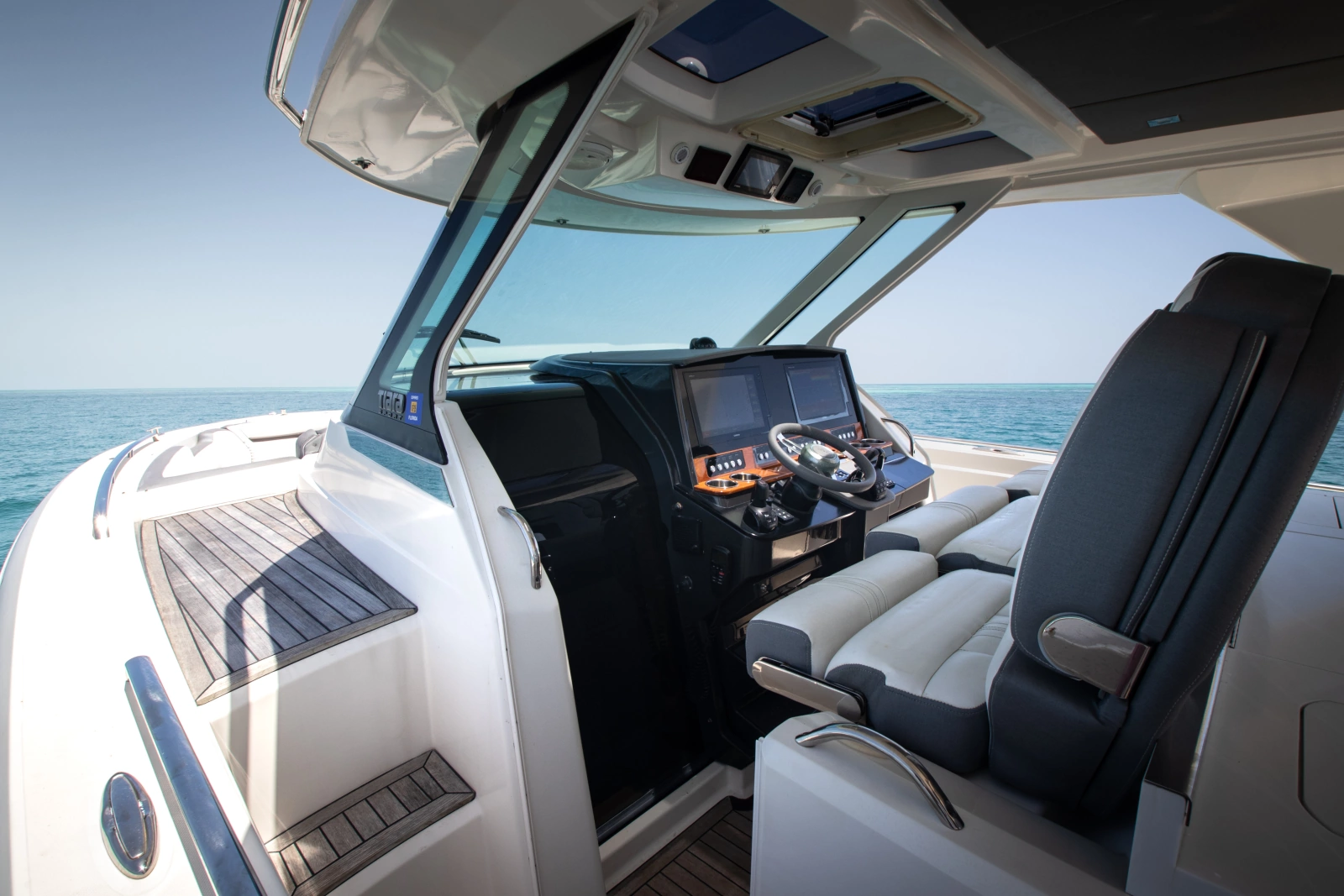 2018 Tiara Yachts 