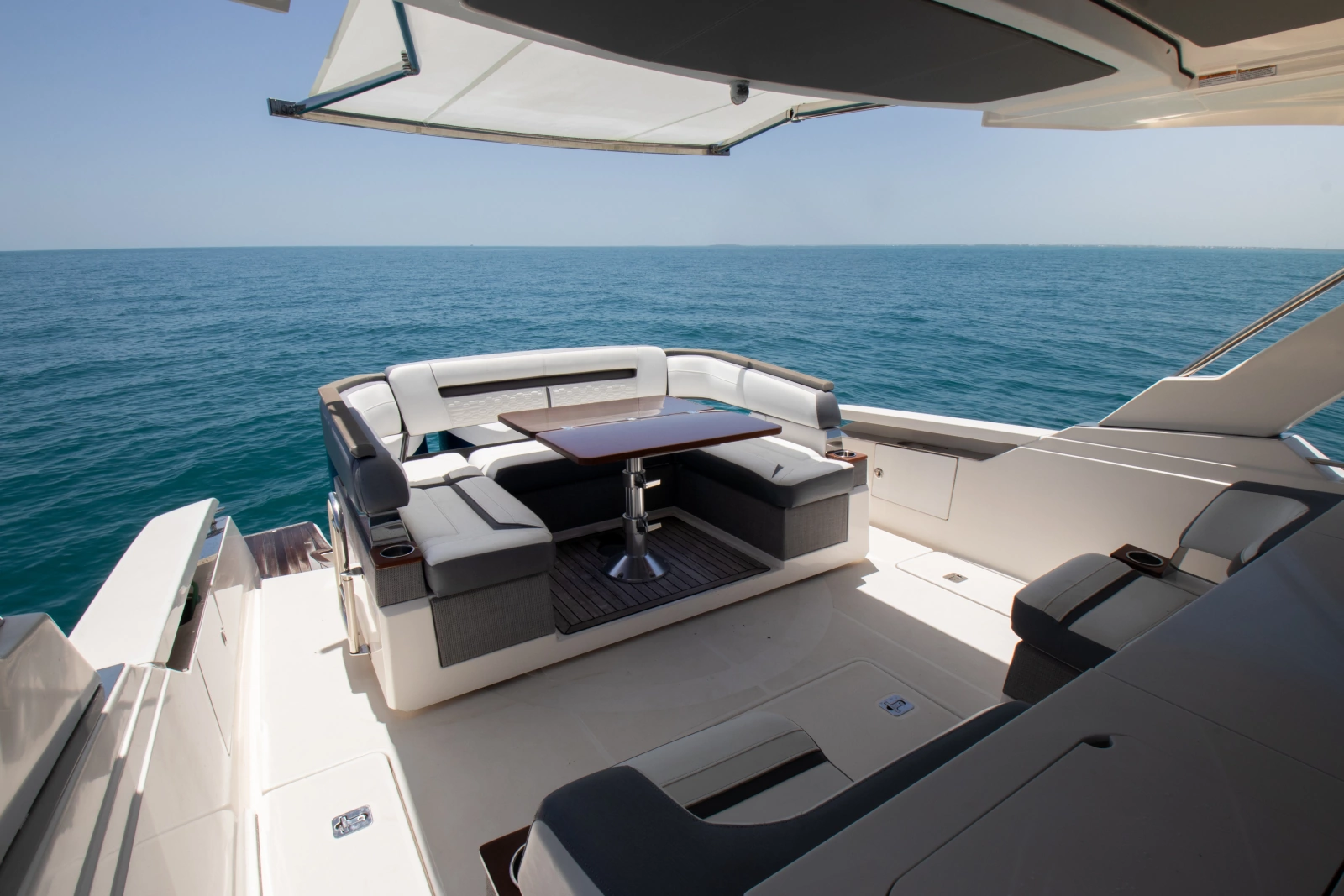 2018 Tiara Yachts 