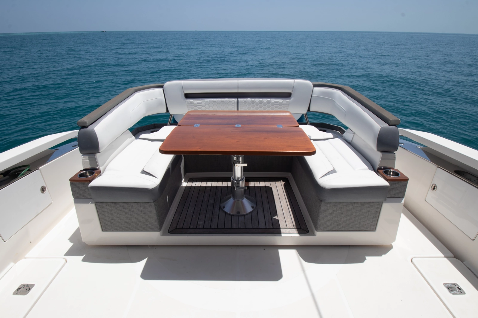 2018 Tiara Yachts 
