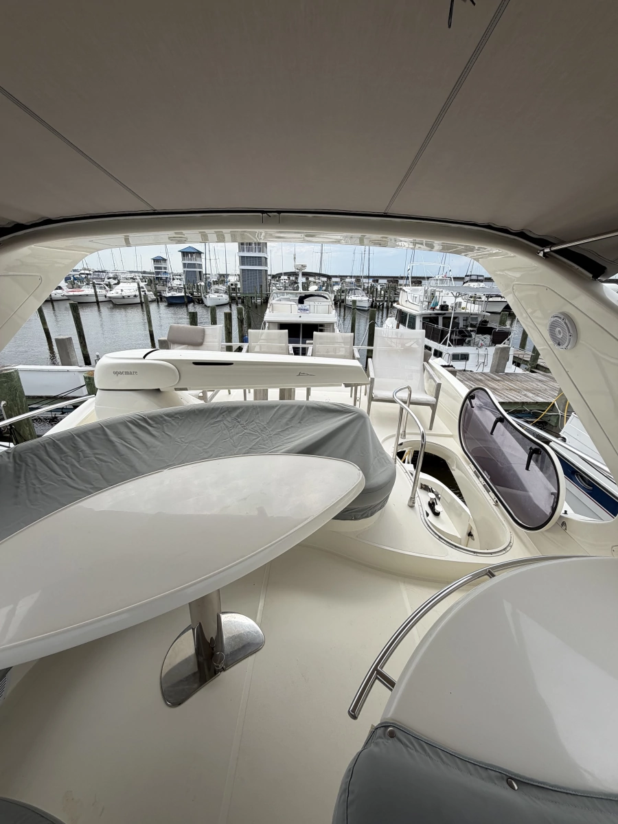 2006 Azimut 55E