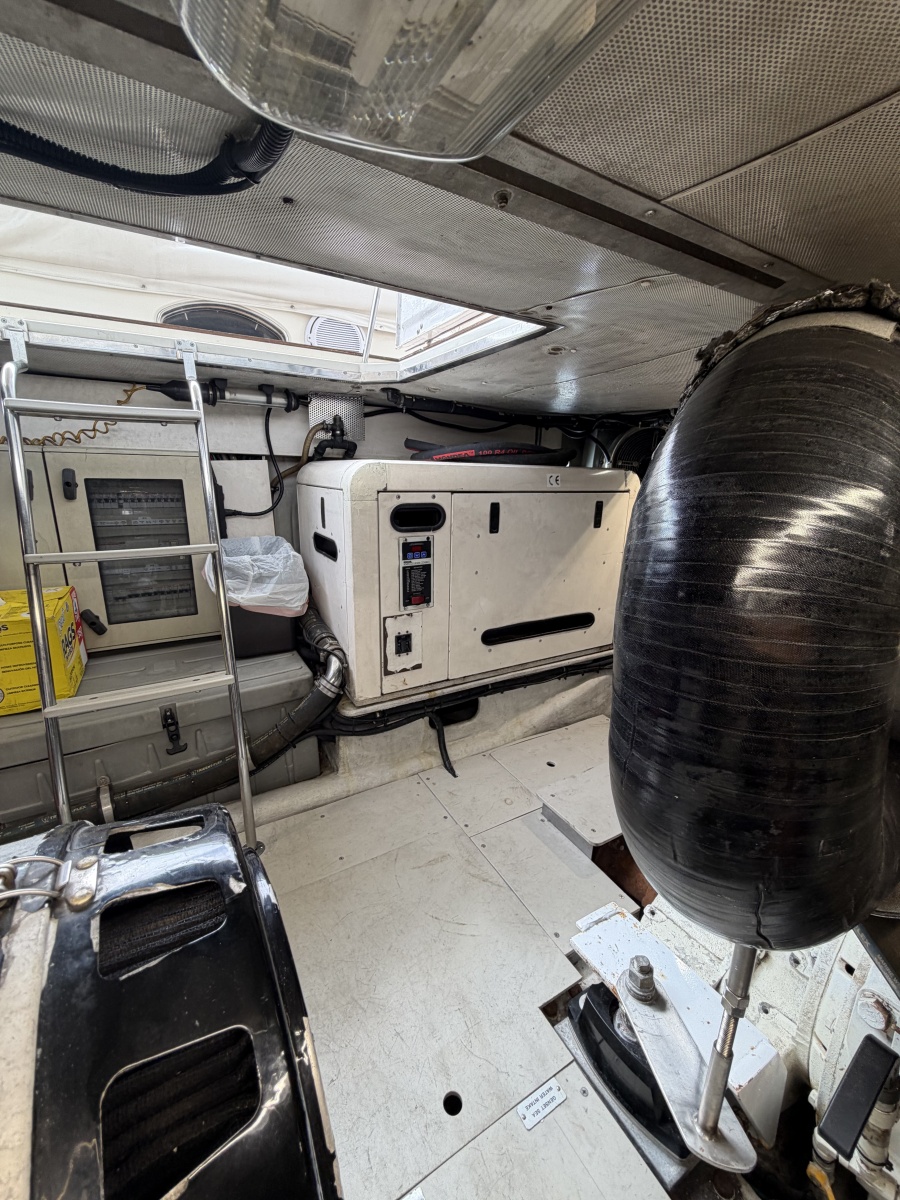 2006 Azimut 55E