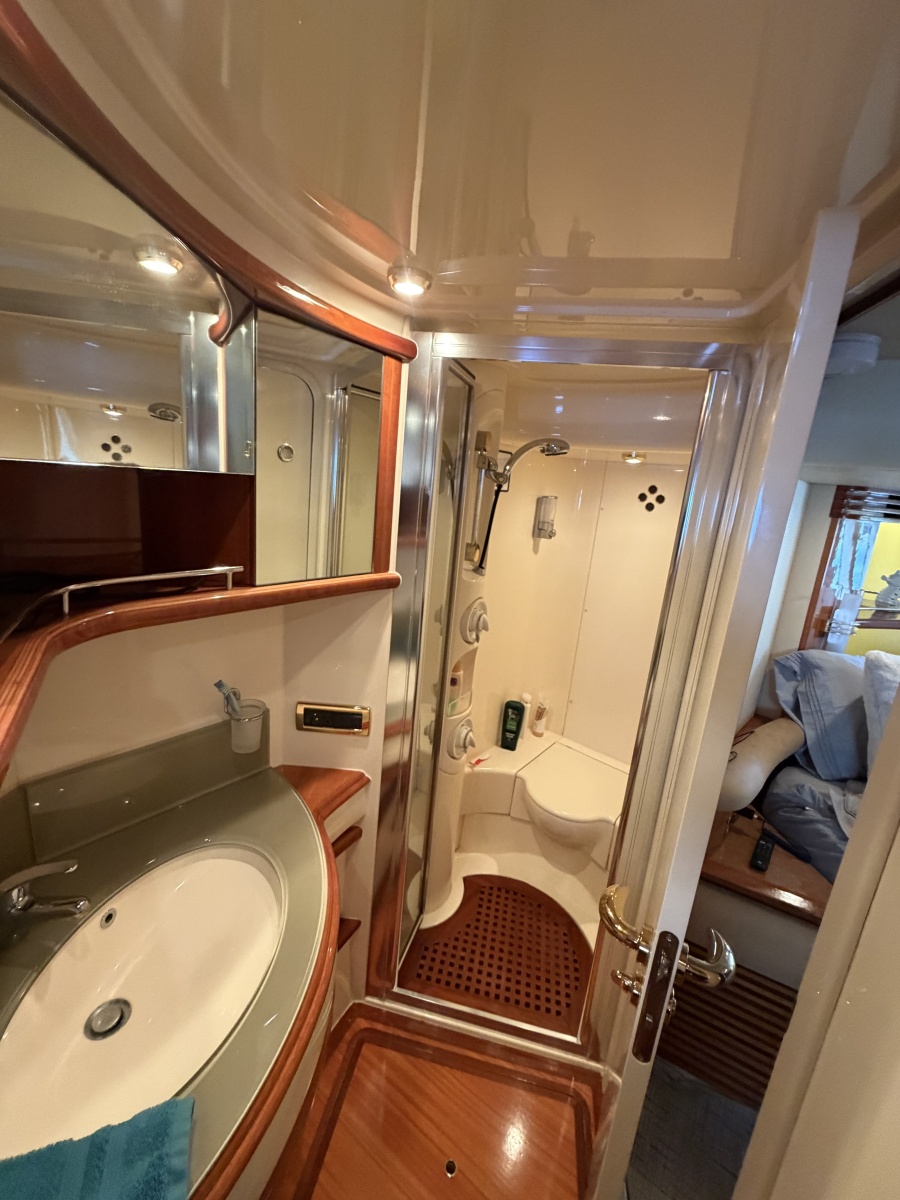 2006 Azimut 55E
