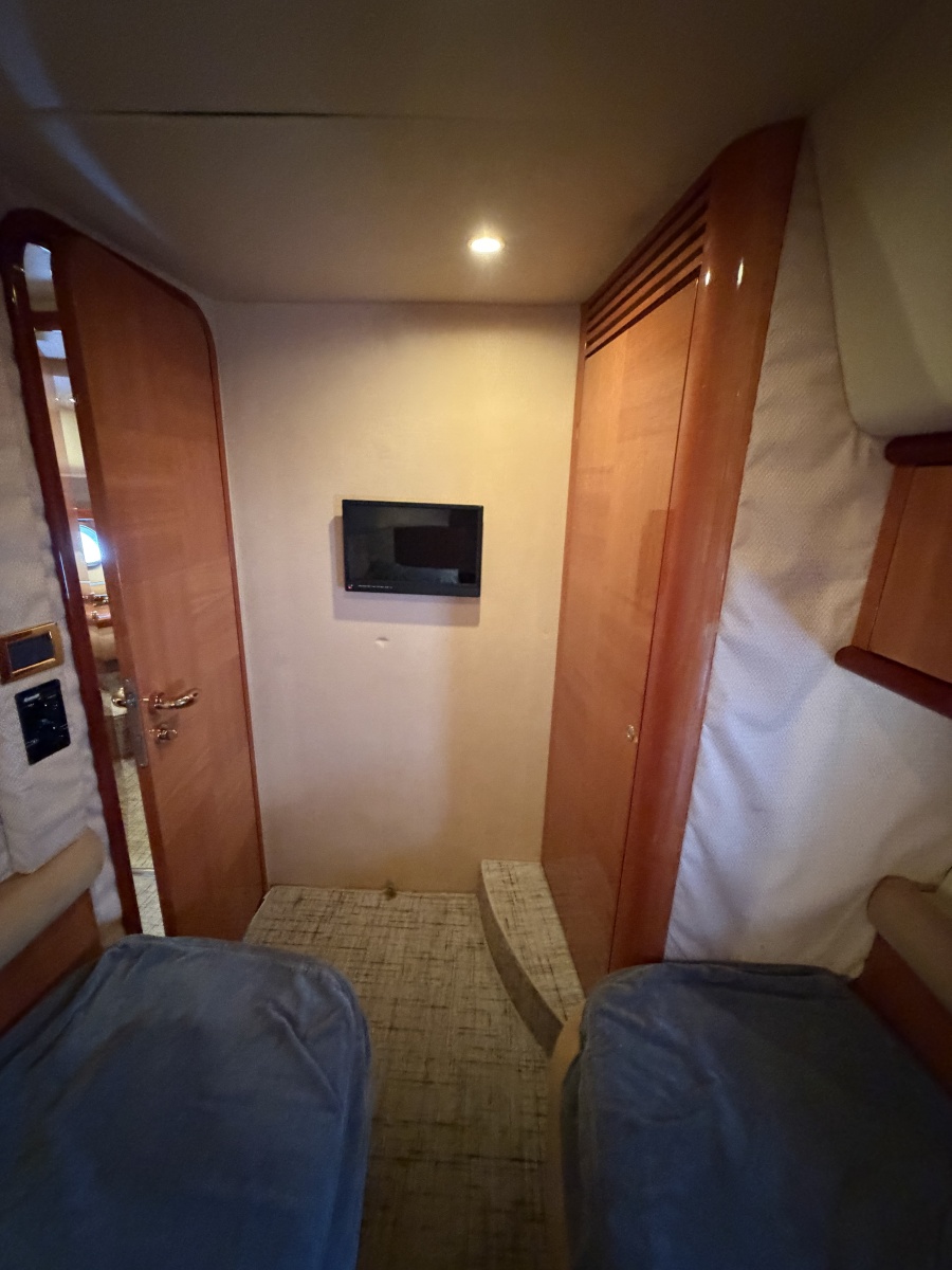 2006 Azimut 55E