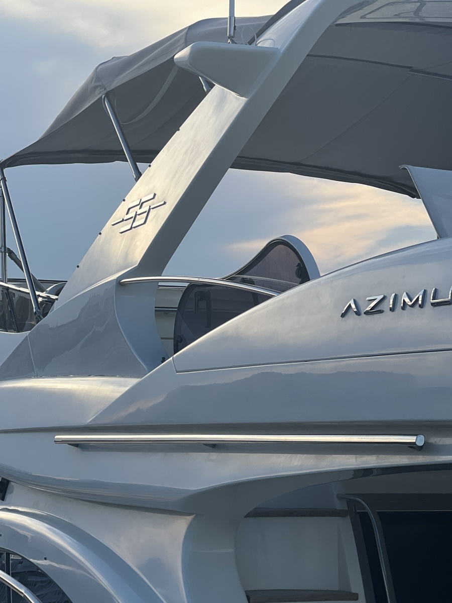 2006 Azimut 55E
